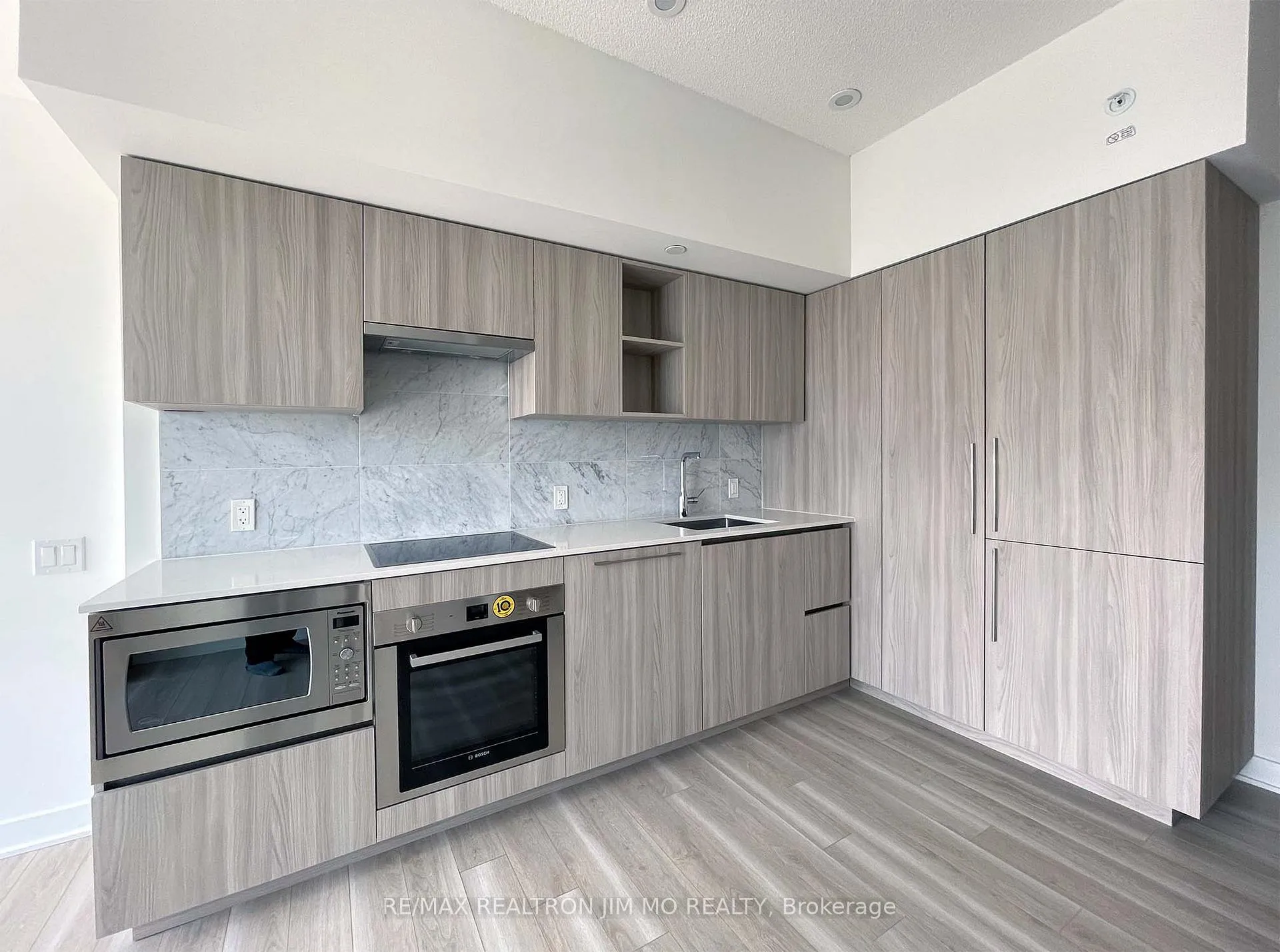 Photo 5 of Unit 1201, 17 Bathurst Street, Toronto, Waterfront Communities — HOMEH