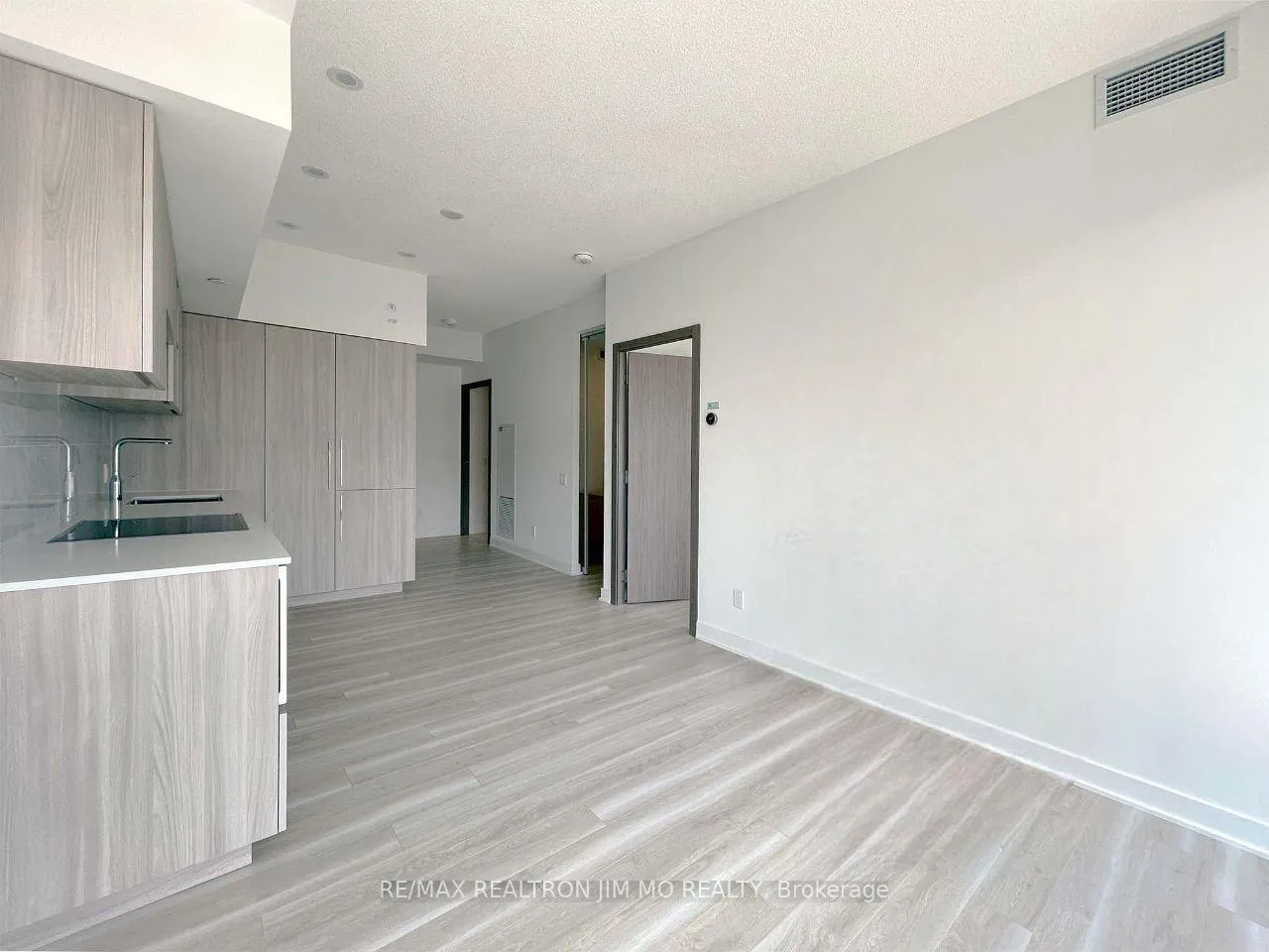 Photo 7 of Unit 1201, 17 Bathurst Street, Toronto, Waterfront Communities — HOMEH