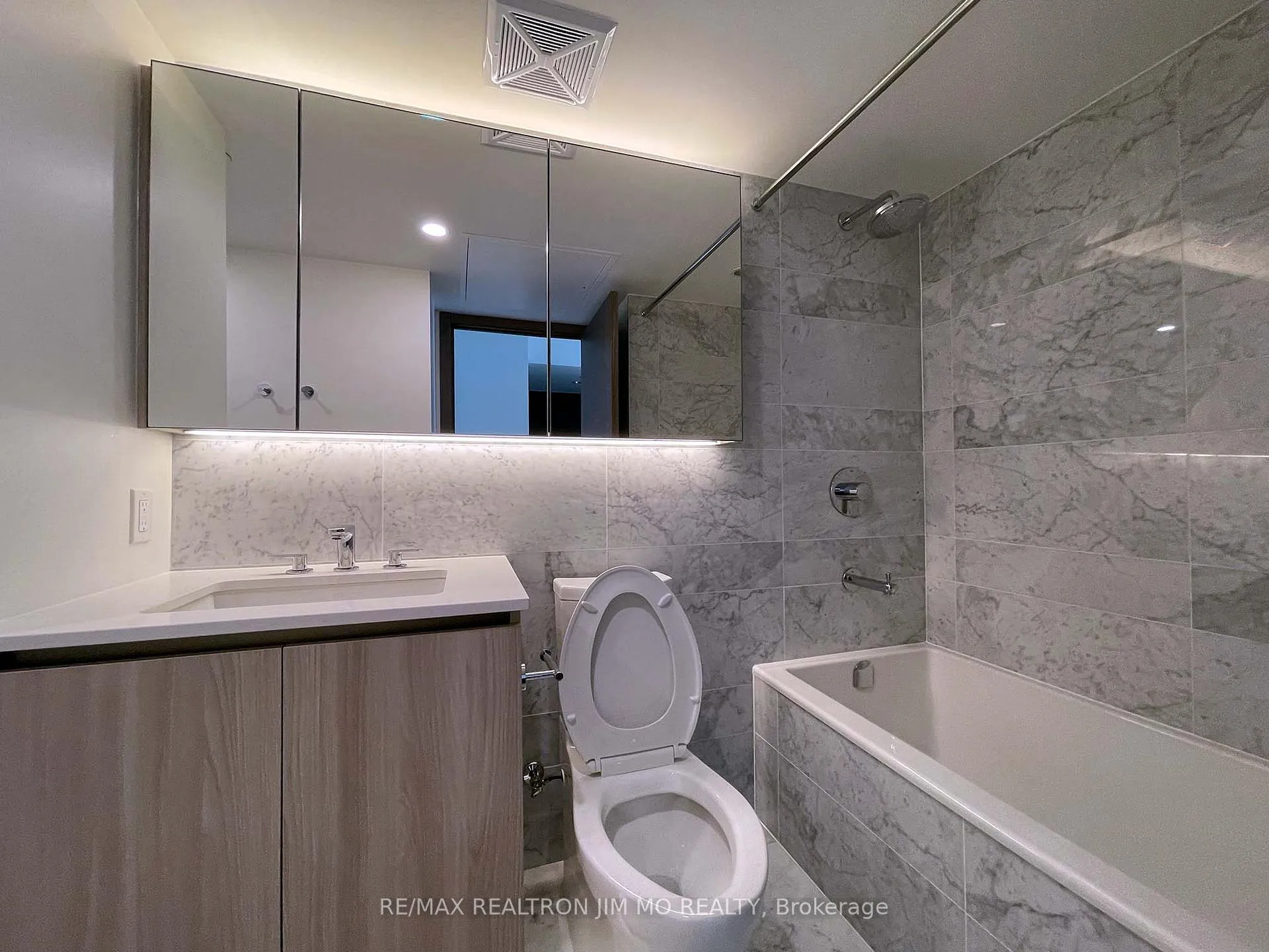 Photo 13 of Unit 1201, 17 Bathurst Street, Toronto, Waterfront Communities — HOMEH