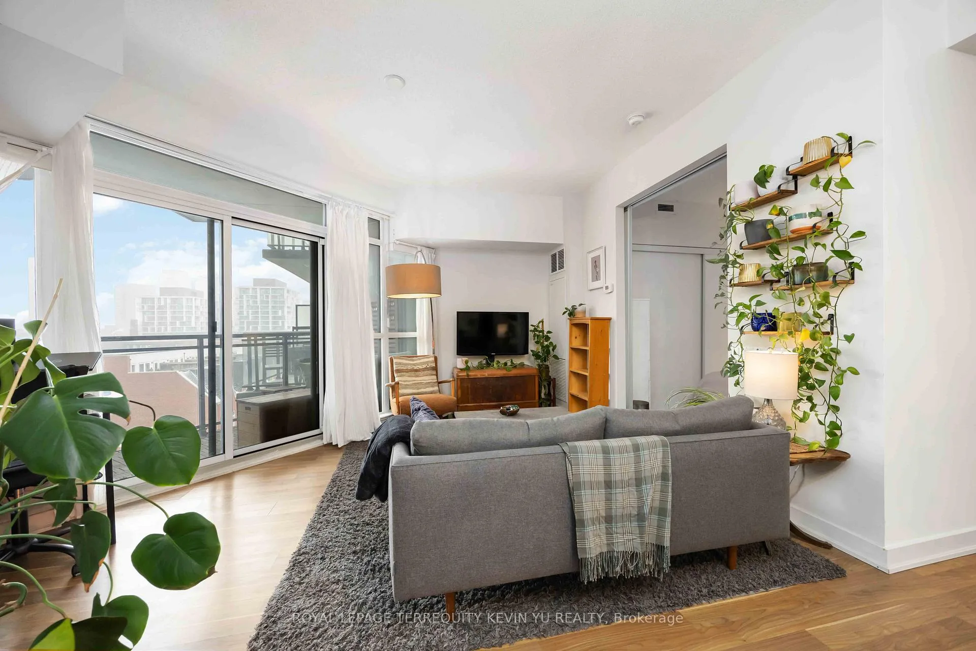 Photo 3 of Unit 620, 775 King Street W, Toronto, Niagara — HOMEH