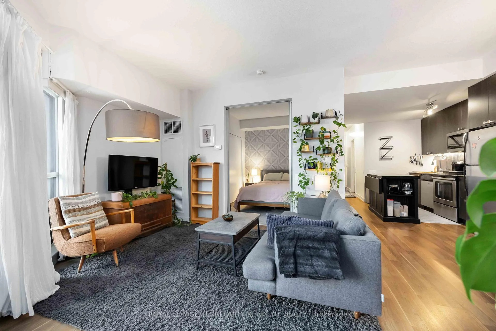 Photo 4 of Unit 620, 775 King Street W, Toronto, Niagara — HOMEH