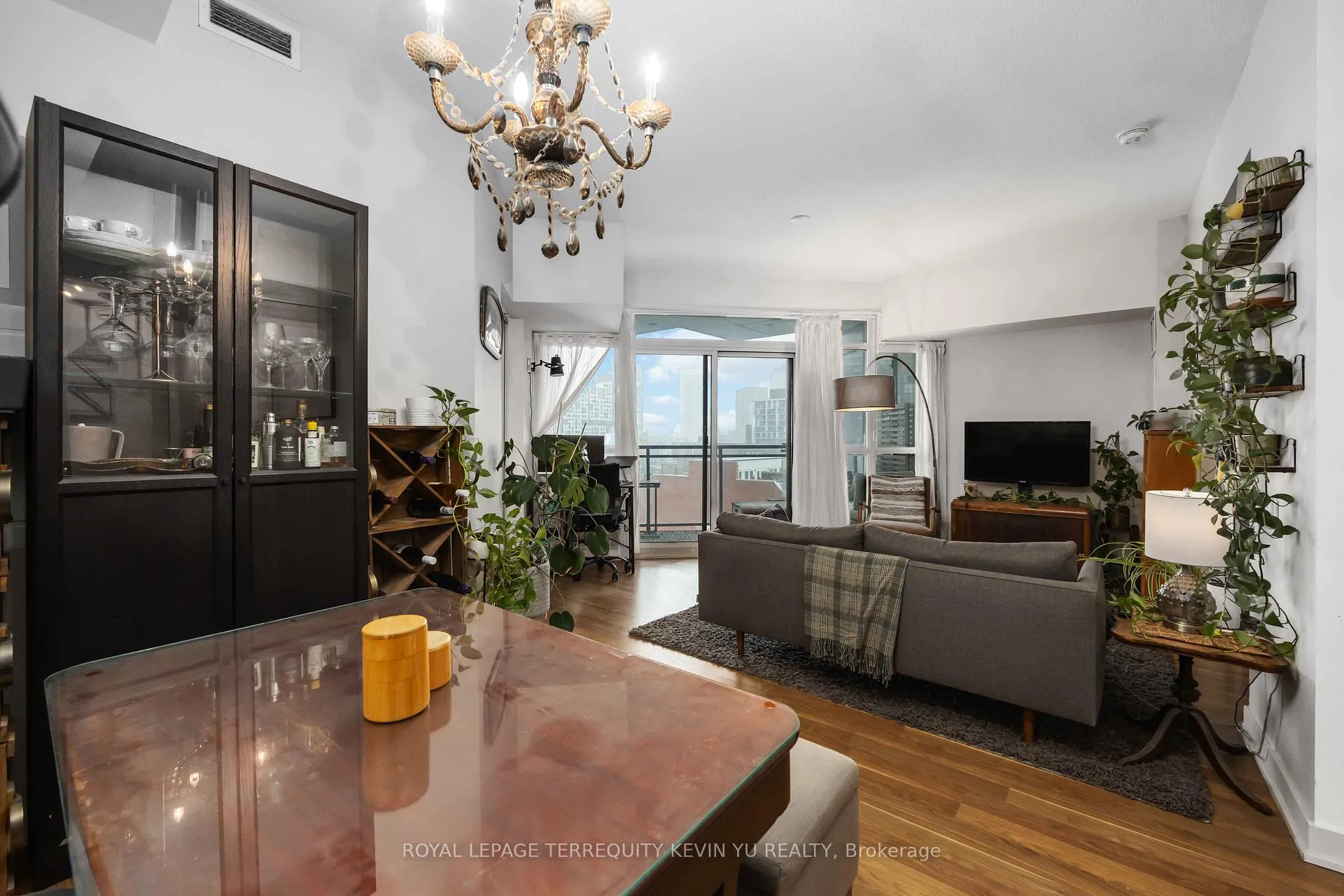 Photo 5 of Unit 620, 775 King Street W, Toronto, Niagara — HOMEH