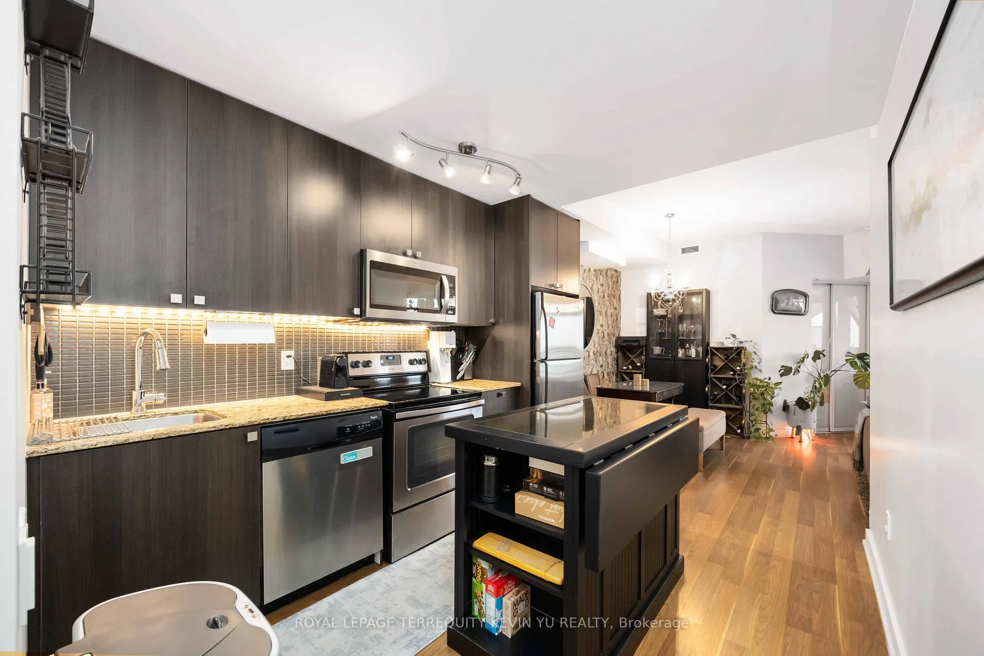Photo 8 of Unit 620, 775 King Street W, Toronto, Niagara — HOMEH