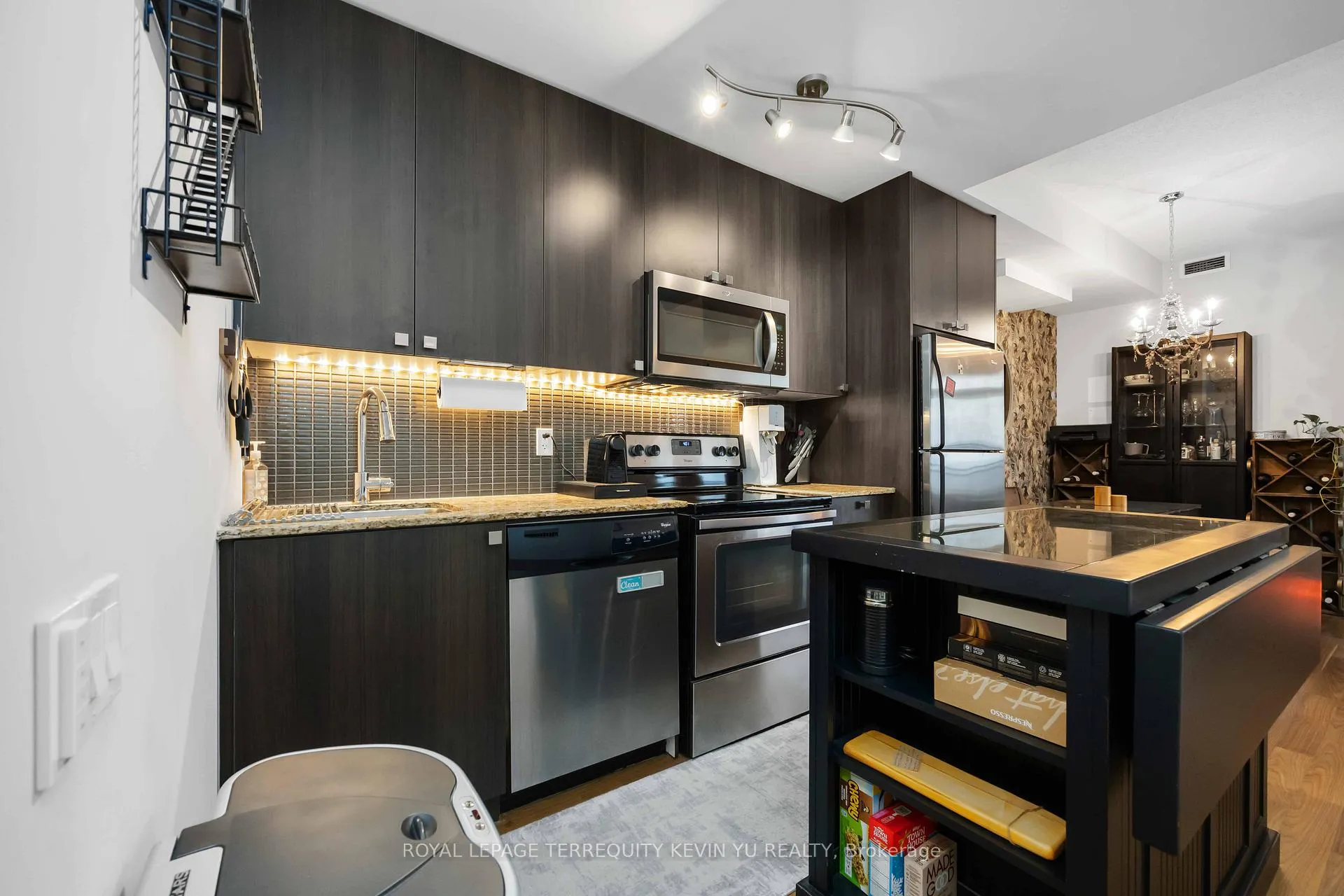 Photo 9 of Unit 620, 775 King Street W, Toronto, Niagara — HOMEH