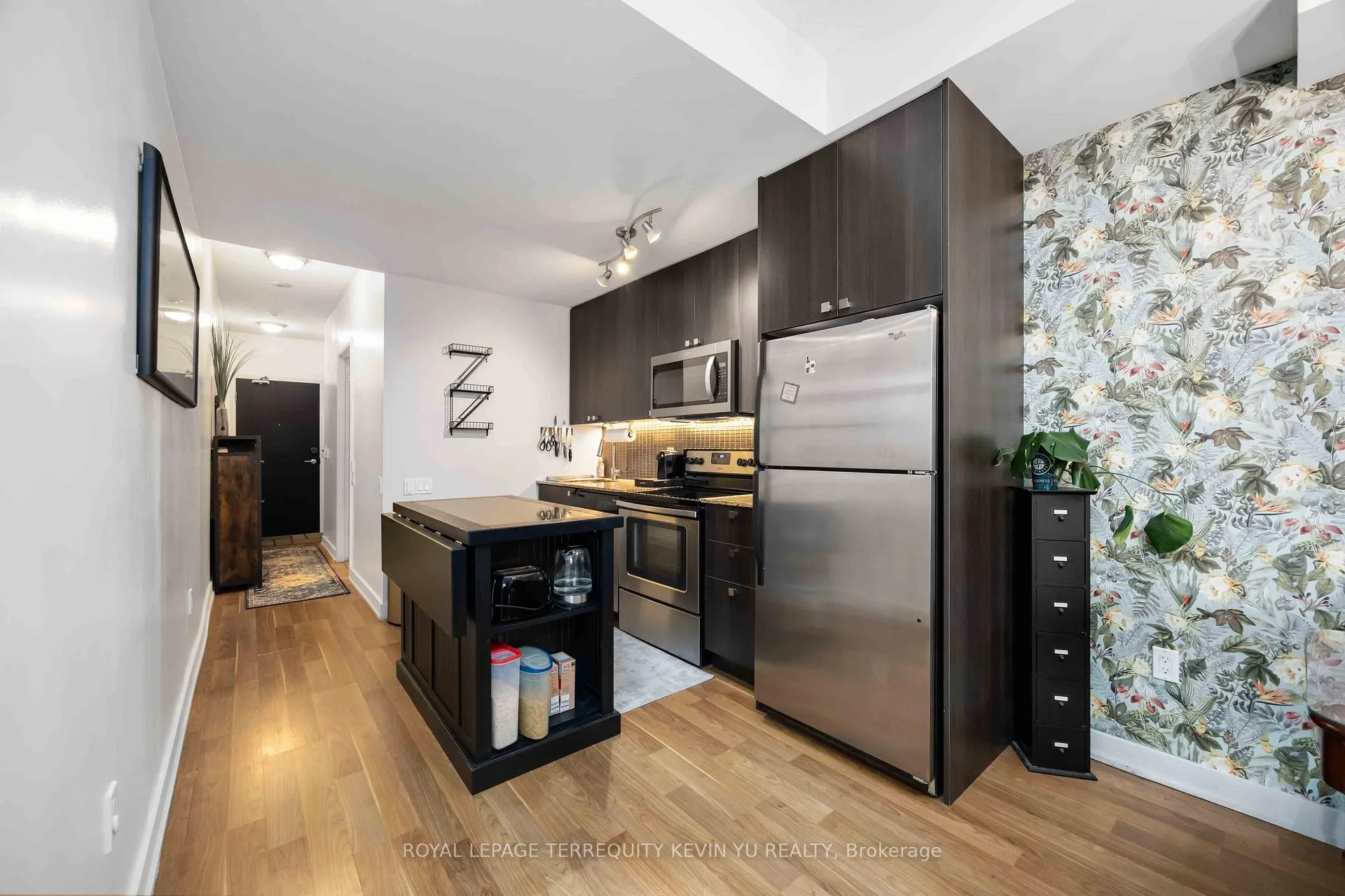 Photo 10 of Unit 620, 775 King Street W, Toronto, Niagara — HOMEH