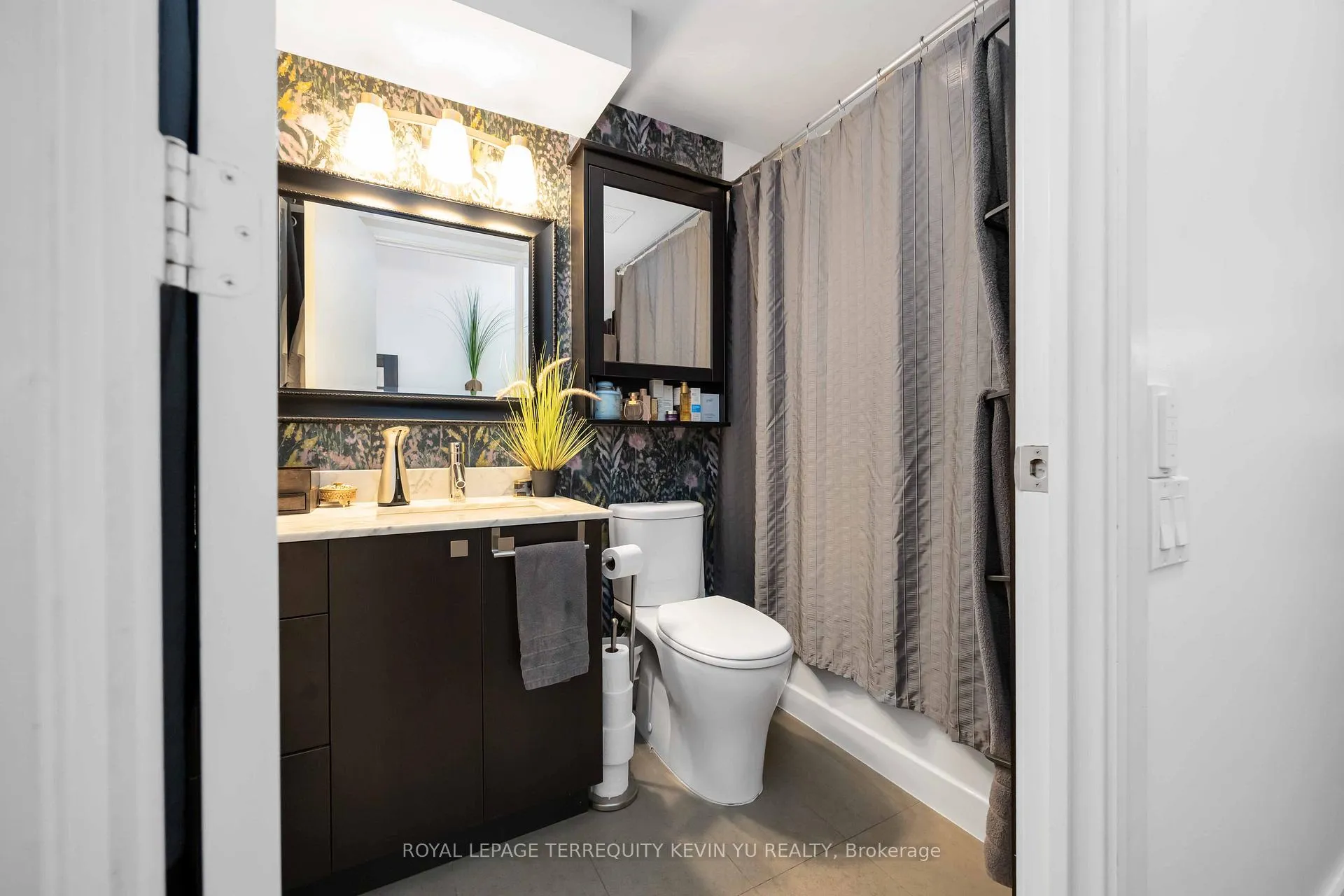 Photo 16 of Unit 620, 775 King Street W, Toronto, Niagara — HOMEH