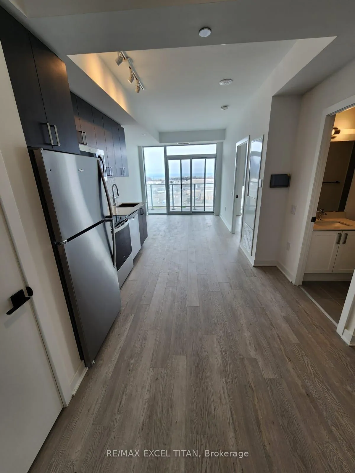 Photo 5 of Unit 1113, 2782 Barton Street, Hamilton, Riverdale — HOMEH