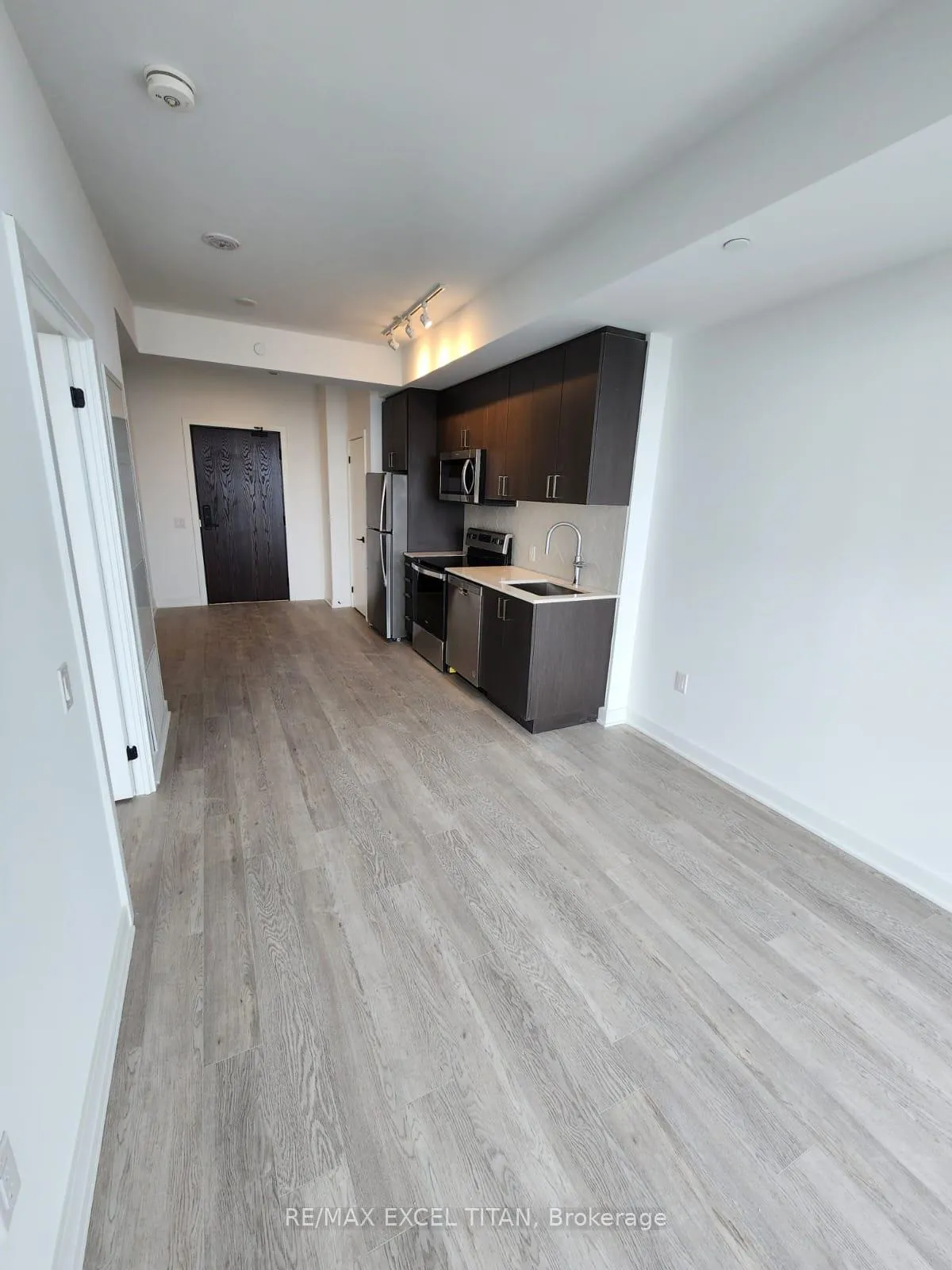 Photo 7 of Unit 1113, 2782 Barton Street, Hamilton, Riverdale — HOMEH