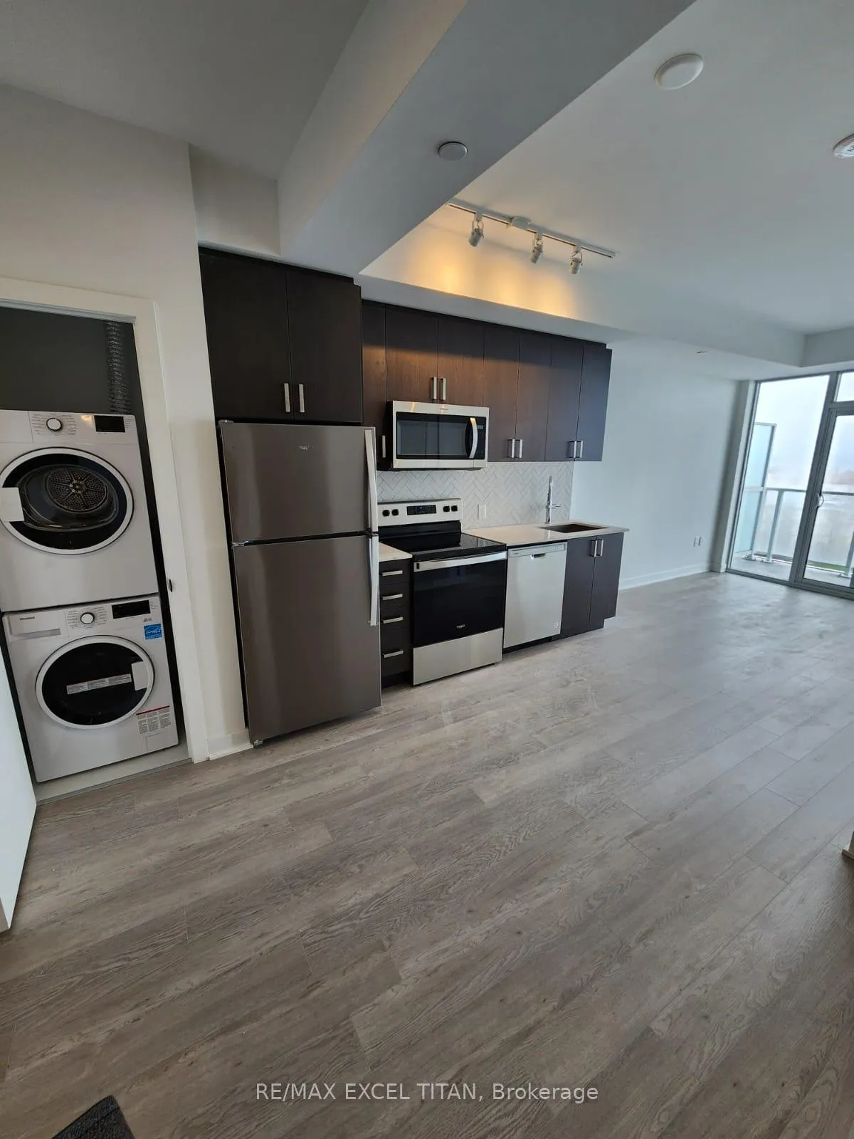 Photo 8 of Unit 1113, 2782 Barton Street, Hamilton, Riverdale — HOMEH