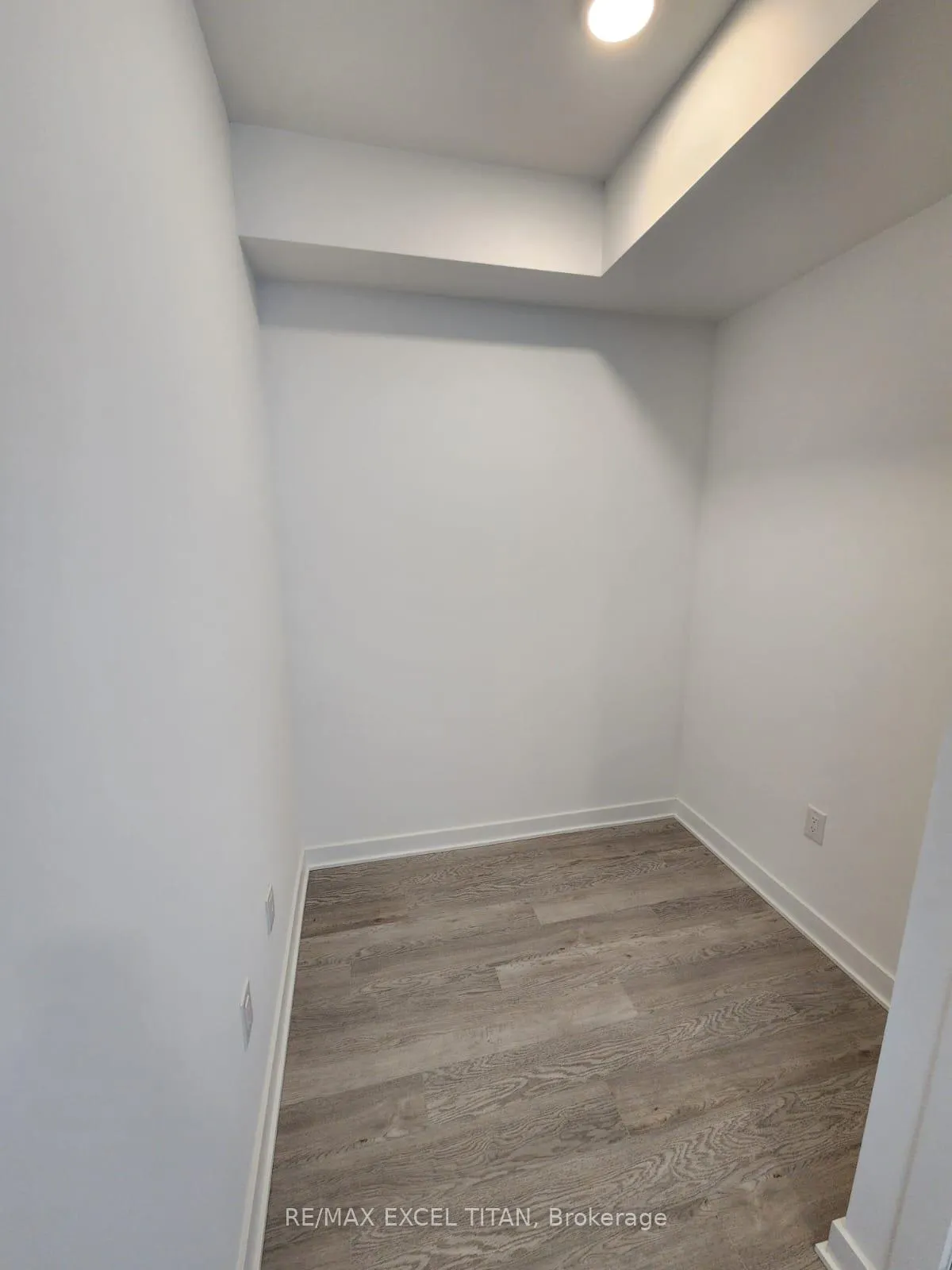 Photo 12 of Unit 1113, 2782 Barton Street, Hamilton, Riverdale — HOMEH
