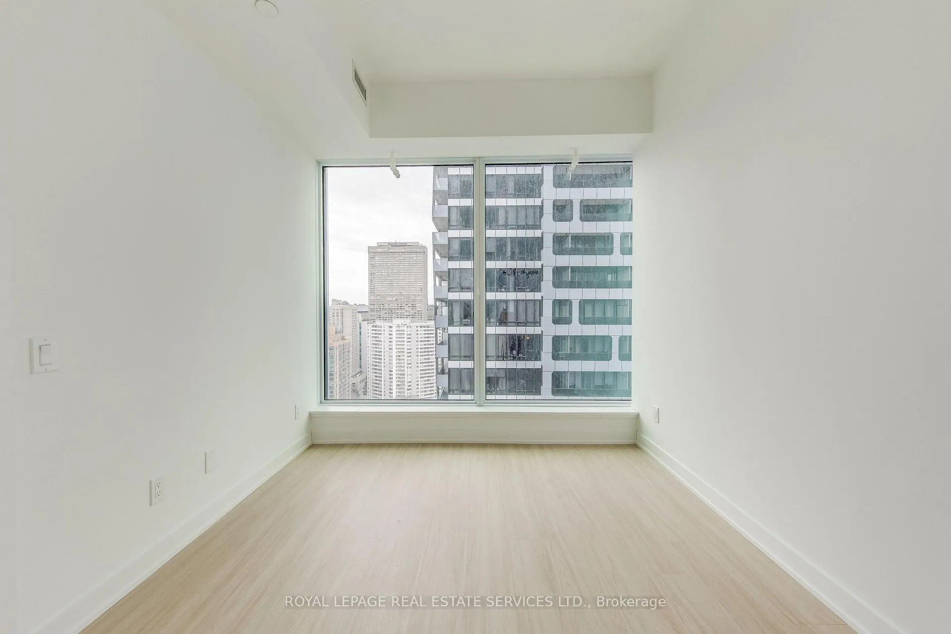 Photo 13 of Unit 3203, 8 Wellesley Street W, Toronto, Bay Street Corridor — HOMEH