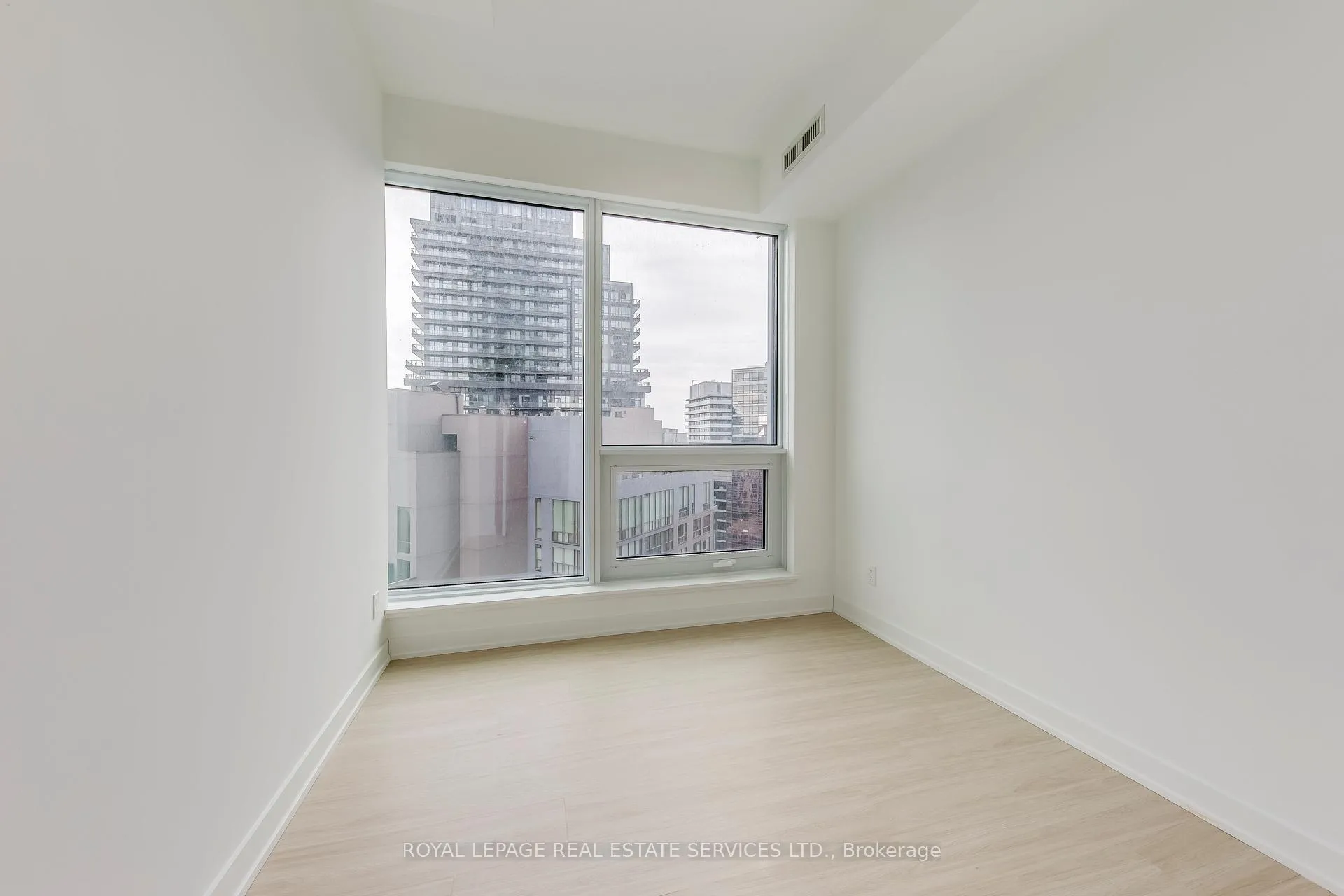 Photo 16 of Unit 3203, 8 Wellesley Street W, Toronto, Bay Street Corridor — HOMEH