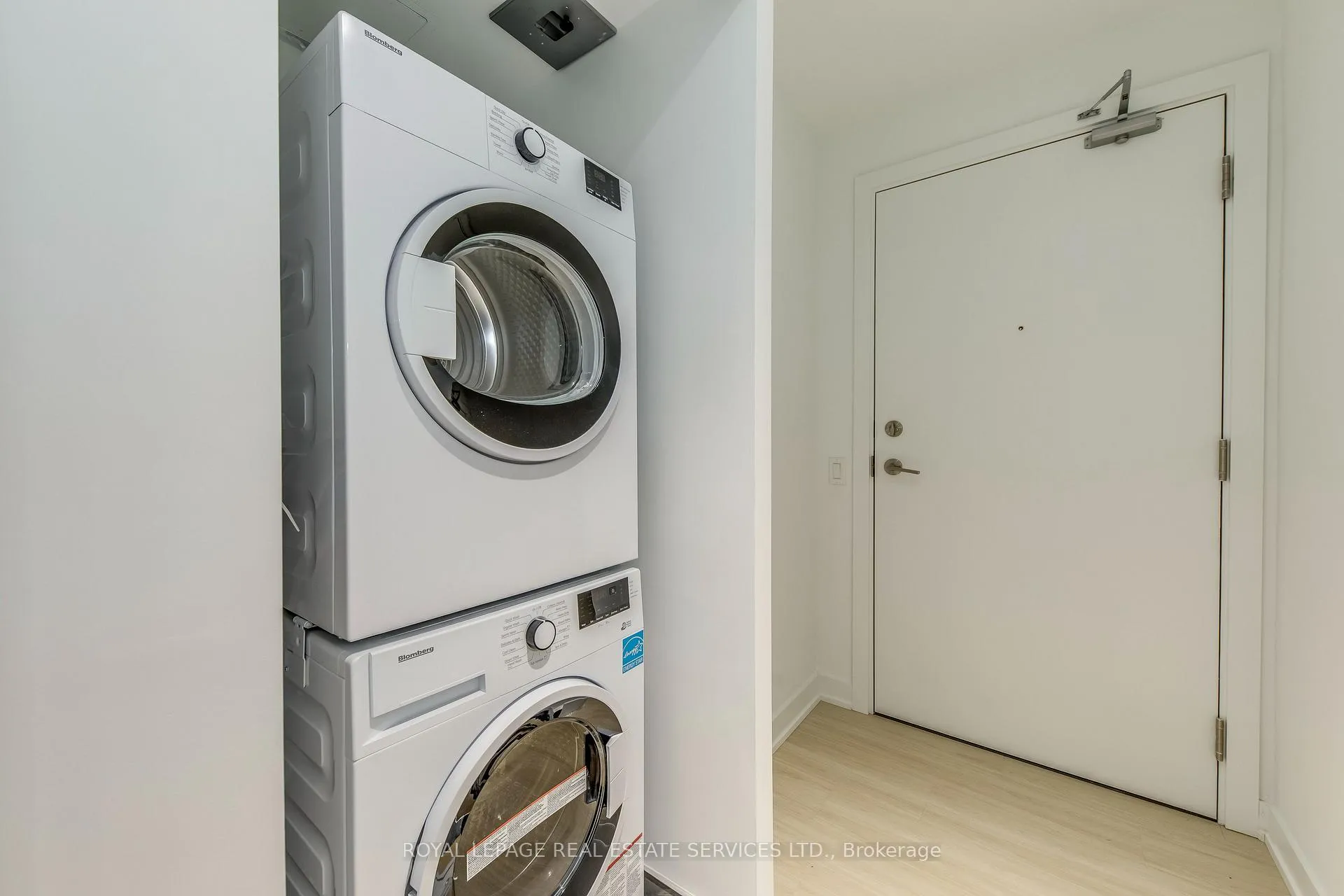 Photo 19 of Unit 3203, 8 Wellesley Street W, Toronto, Bay Street Corridor — HOMEH
