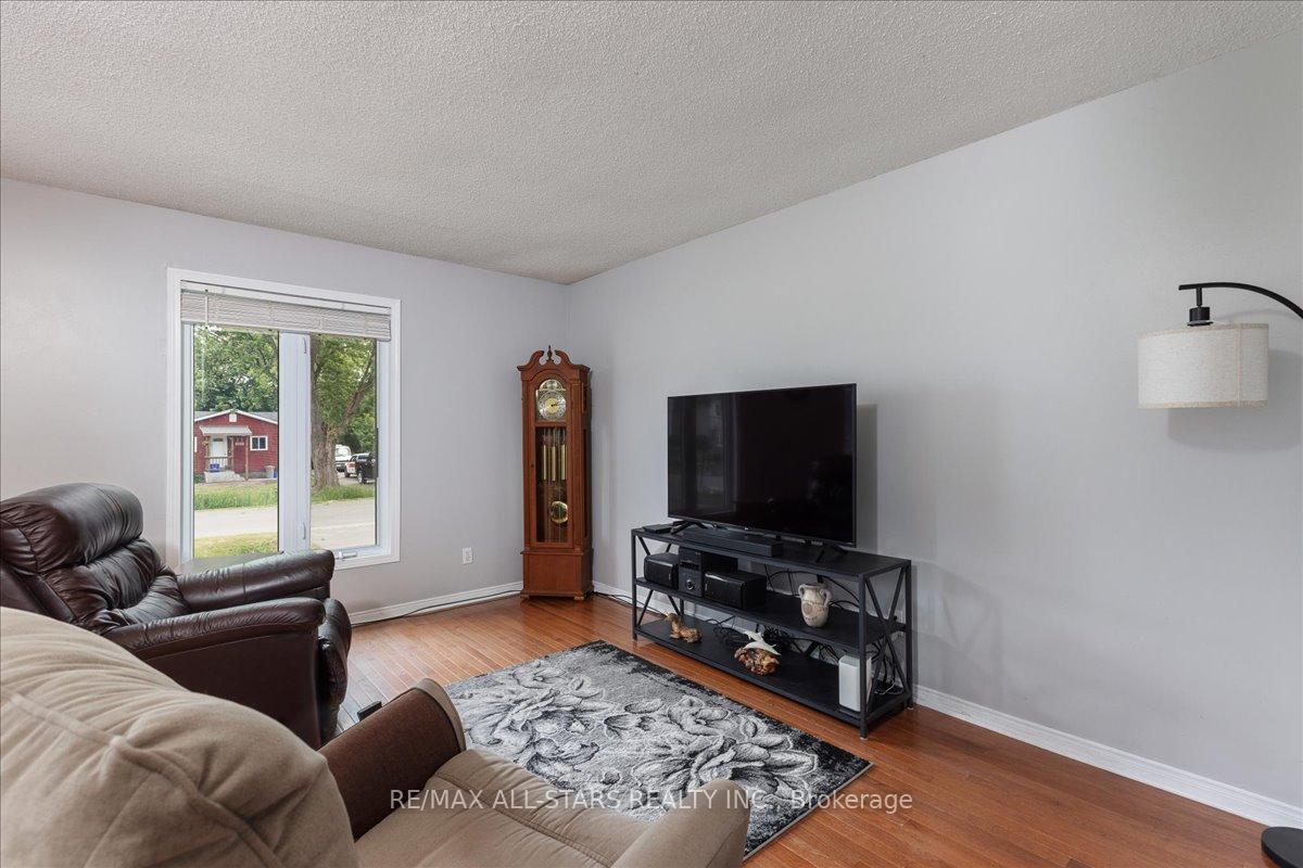 Photo 5 of 166 Silas Boulevard, Georgina, Keswick North — HOMEH