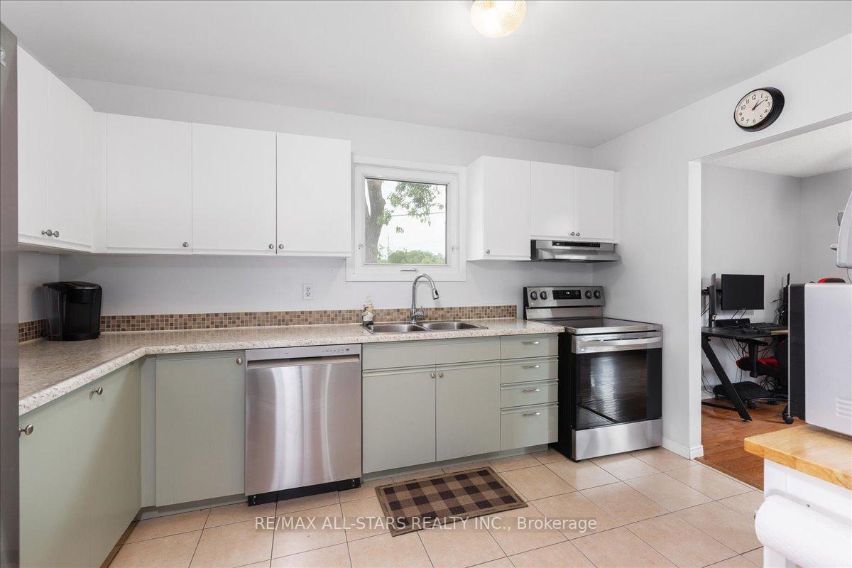 Photo 16 of 166 Silas Boulevard, Georgina, Keswick North — HOMEH