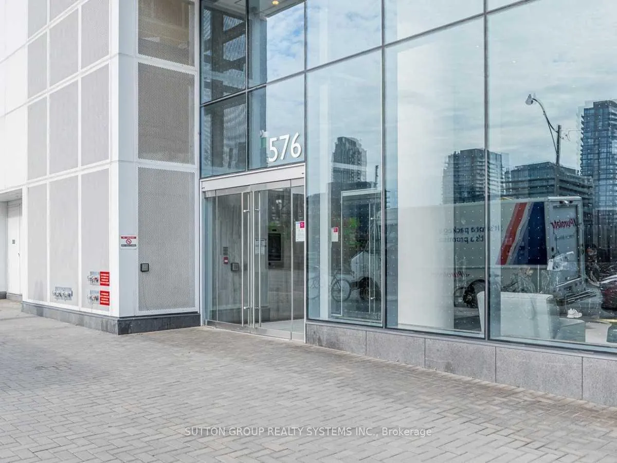 Photo 1 of Unit 817, 576 Front Street, Toronto, Waterfront Communities — HOMEH