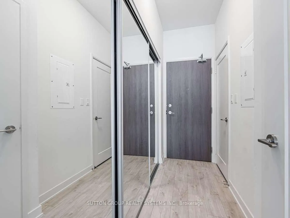 Photo 3 of Unit 817, 576 Front Street, Toronto, Waterfront Communities — HOMEH