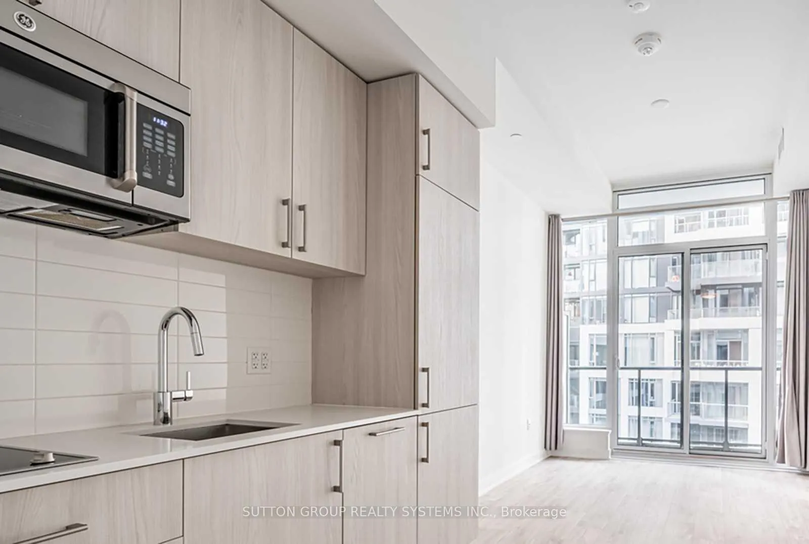 Photo 6 of Unit 817, 576 Front Street, Toronto, Waterfront Communities — HOMEH