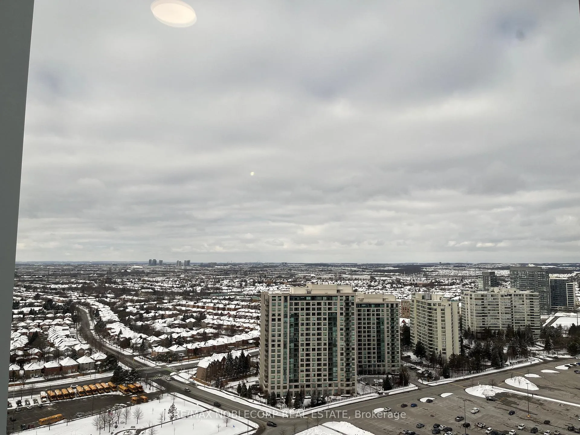 Photo 11 of Unit 2406A, 30 Upper Mall Way, Vaughan, Brownridge — HOMEH