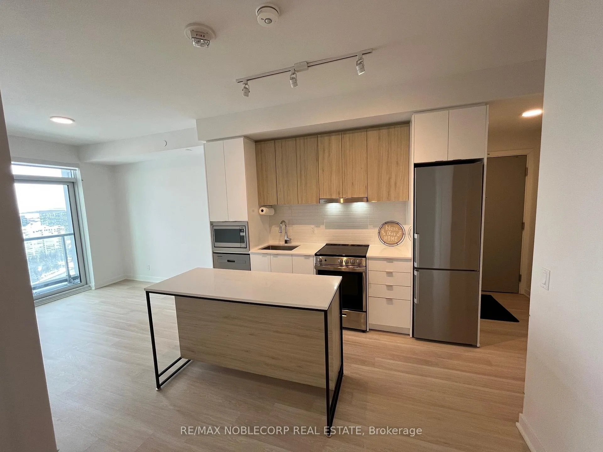 Photo 14 of Unit 2406A, 30 Upper Mall Way, Vaughan, Brownridge — HOMEH
