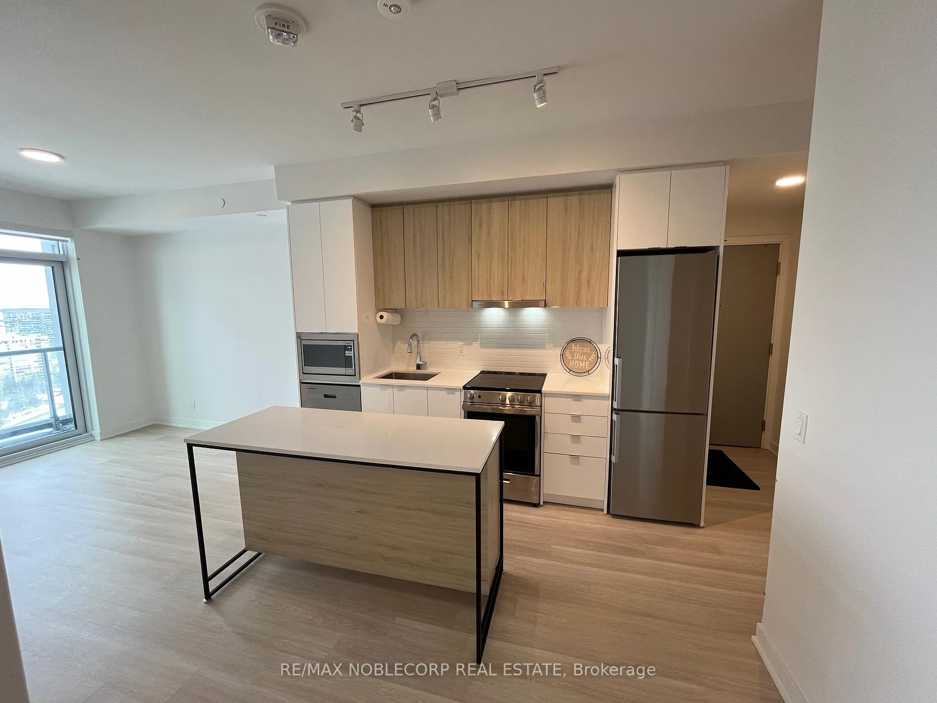 Photo 15 of Unit 2406A, 30 Upper Mall Way, Vaughan, Brownridge — HOMEH
