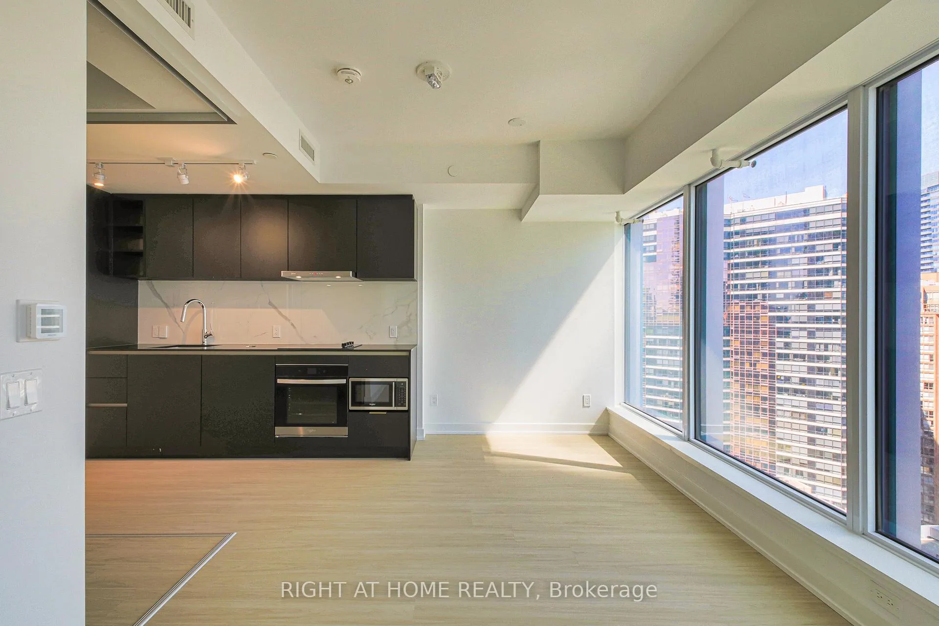 Photo 10 of Unit 2906, 8 Wellesley Street W, Toronto, Bay Street Corridor — HOMEH