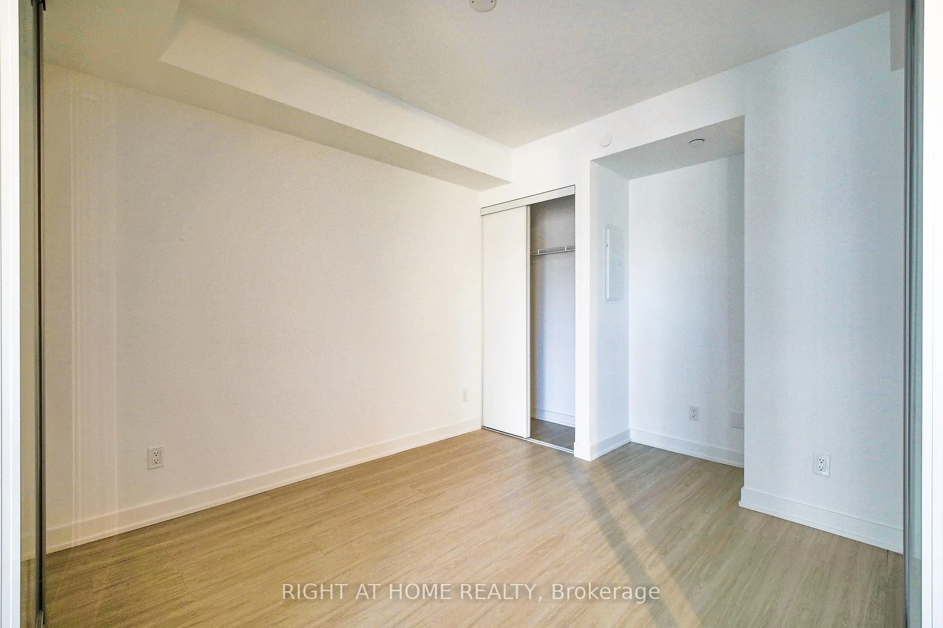 Photo 15 of Unit 2906, 8 Wellesley Street W, Toronto, Bay Street Corridor — HOMEH