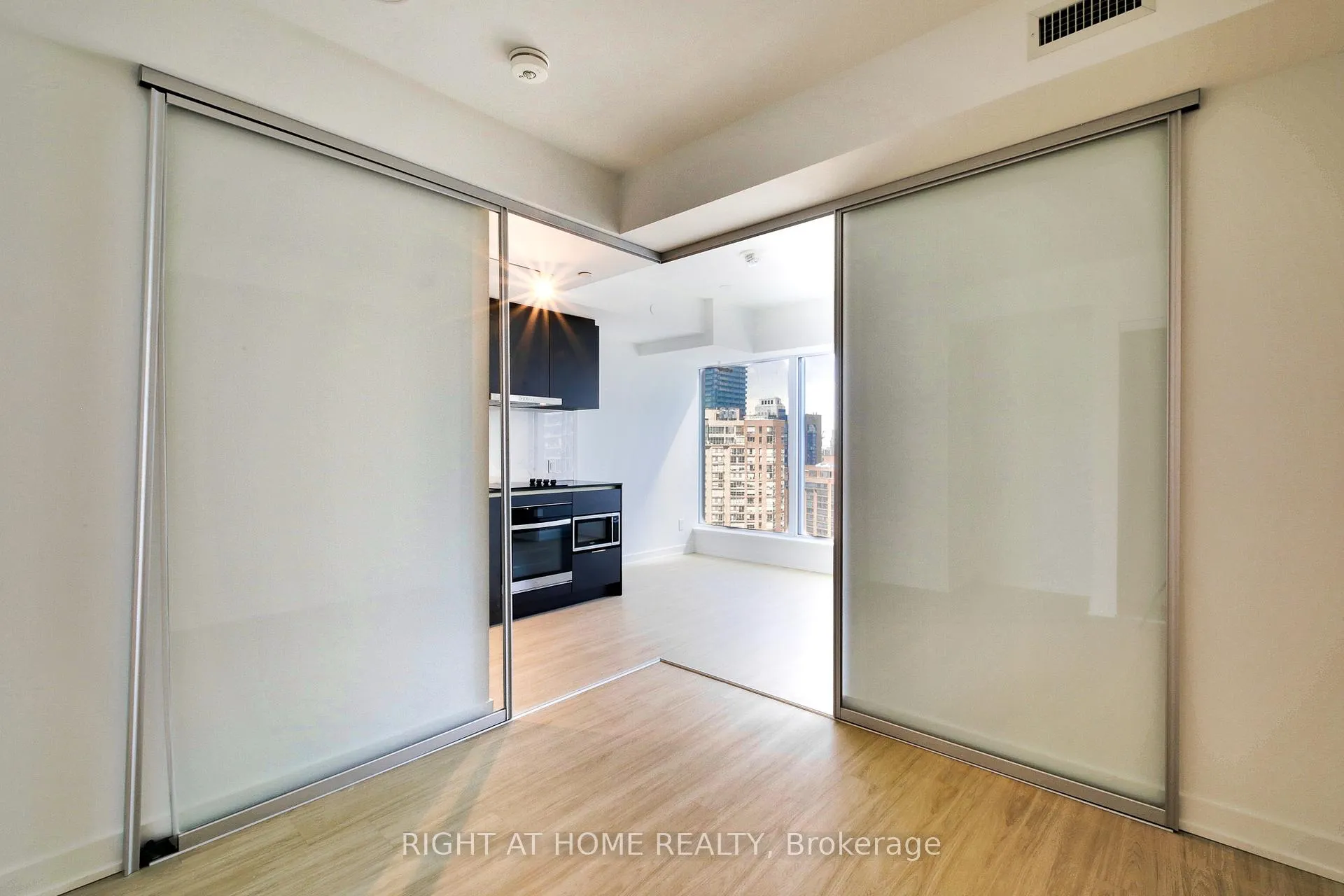 Photo 16 of Unit 2906, 8 Wellesley Street W, Toronto, Bay Street Corridor — HOMEH