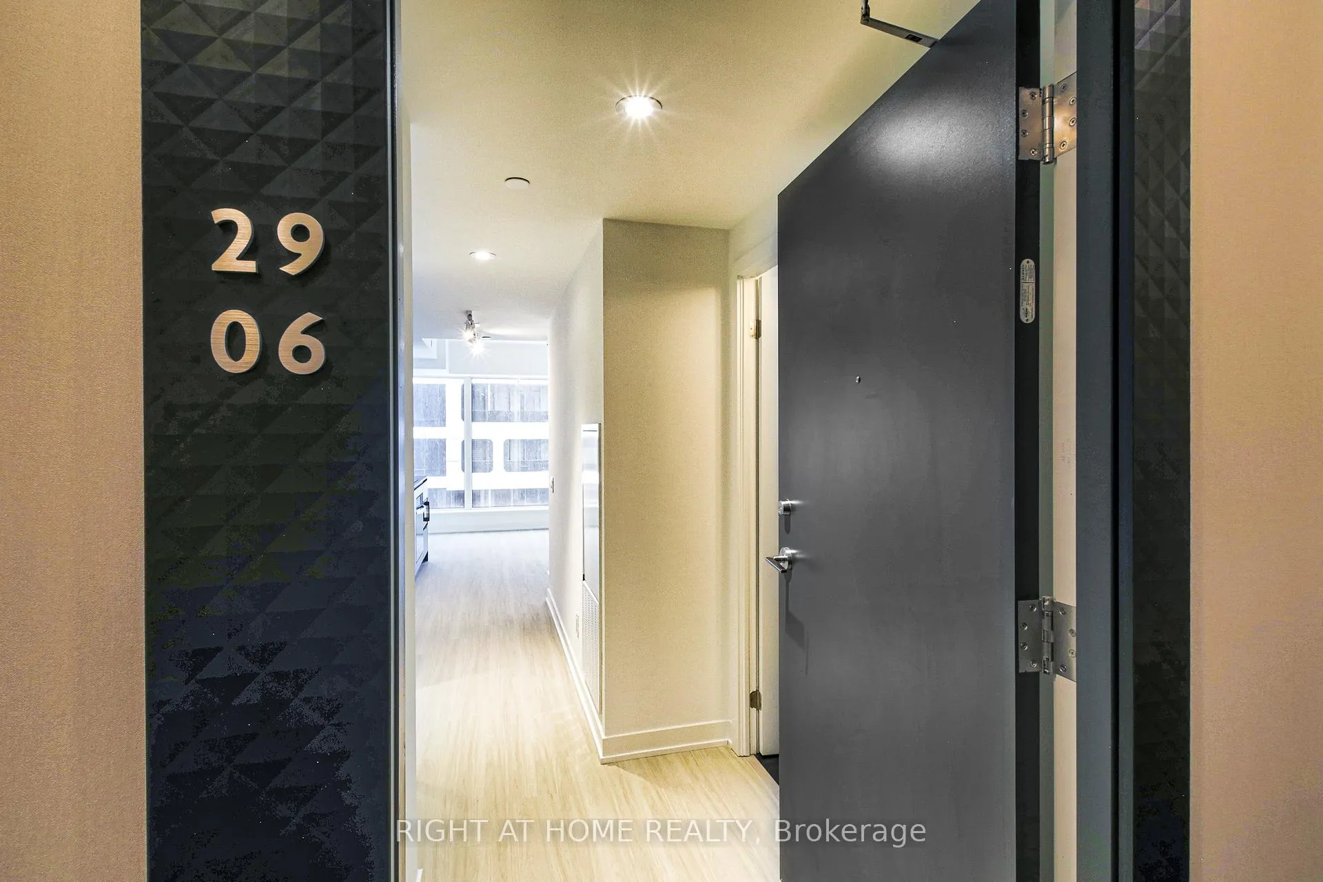 Photo 17 of Unit 2906, 8 Wellesley Street W, Toronto, Bay Street Corridor — HOMEH