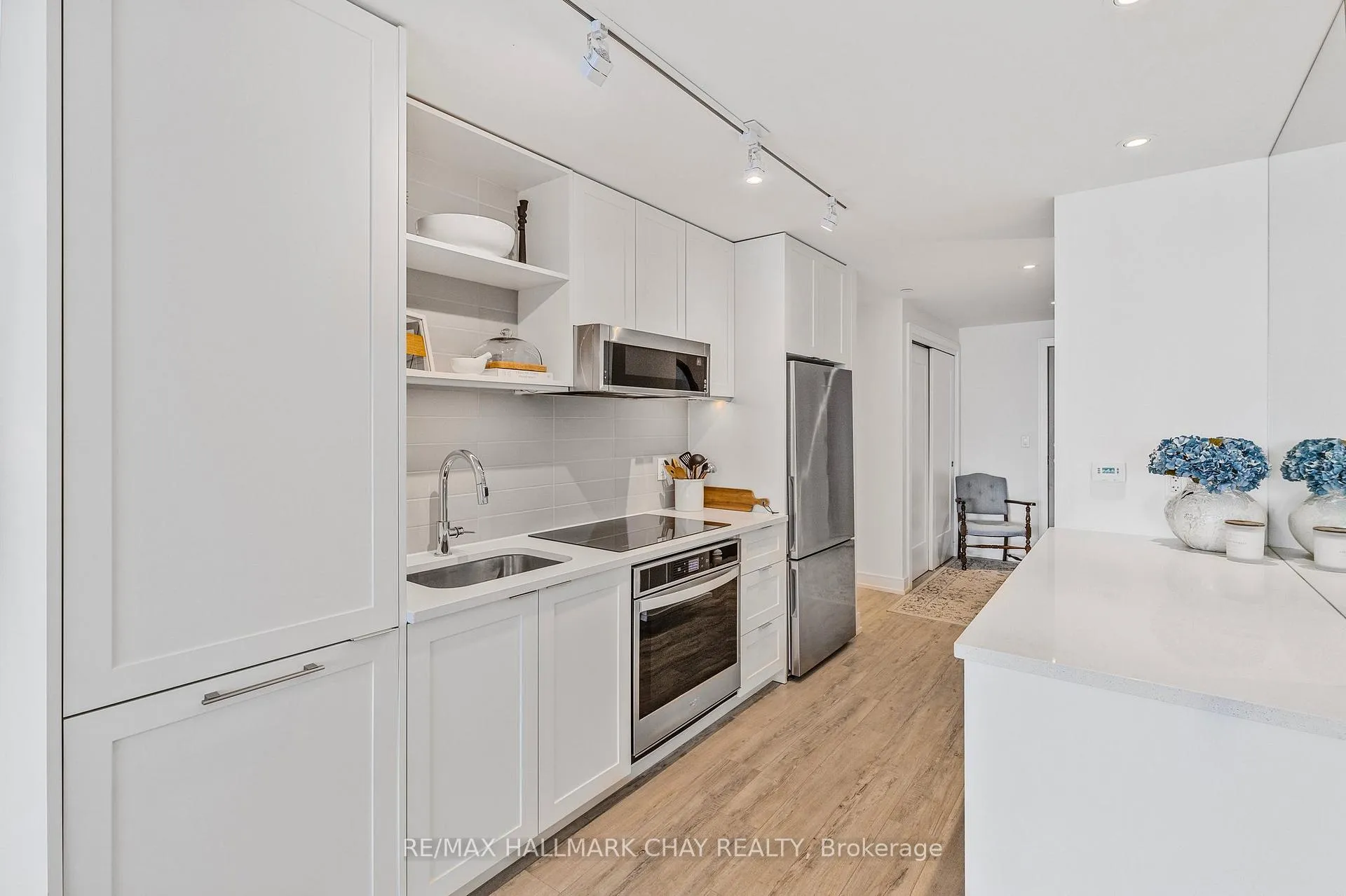 Photo 13 of Unit 410, 185 Dunlop Street E, Barrie, Lakeshore — HOMEH