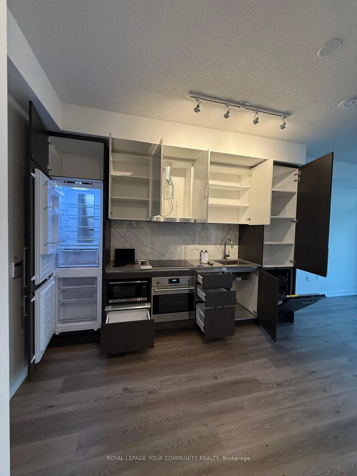 Photo 4 of Unit 711, 195 Commerce Street, Vaughan, Vaughan Corporate Centre — HOMEH