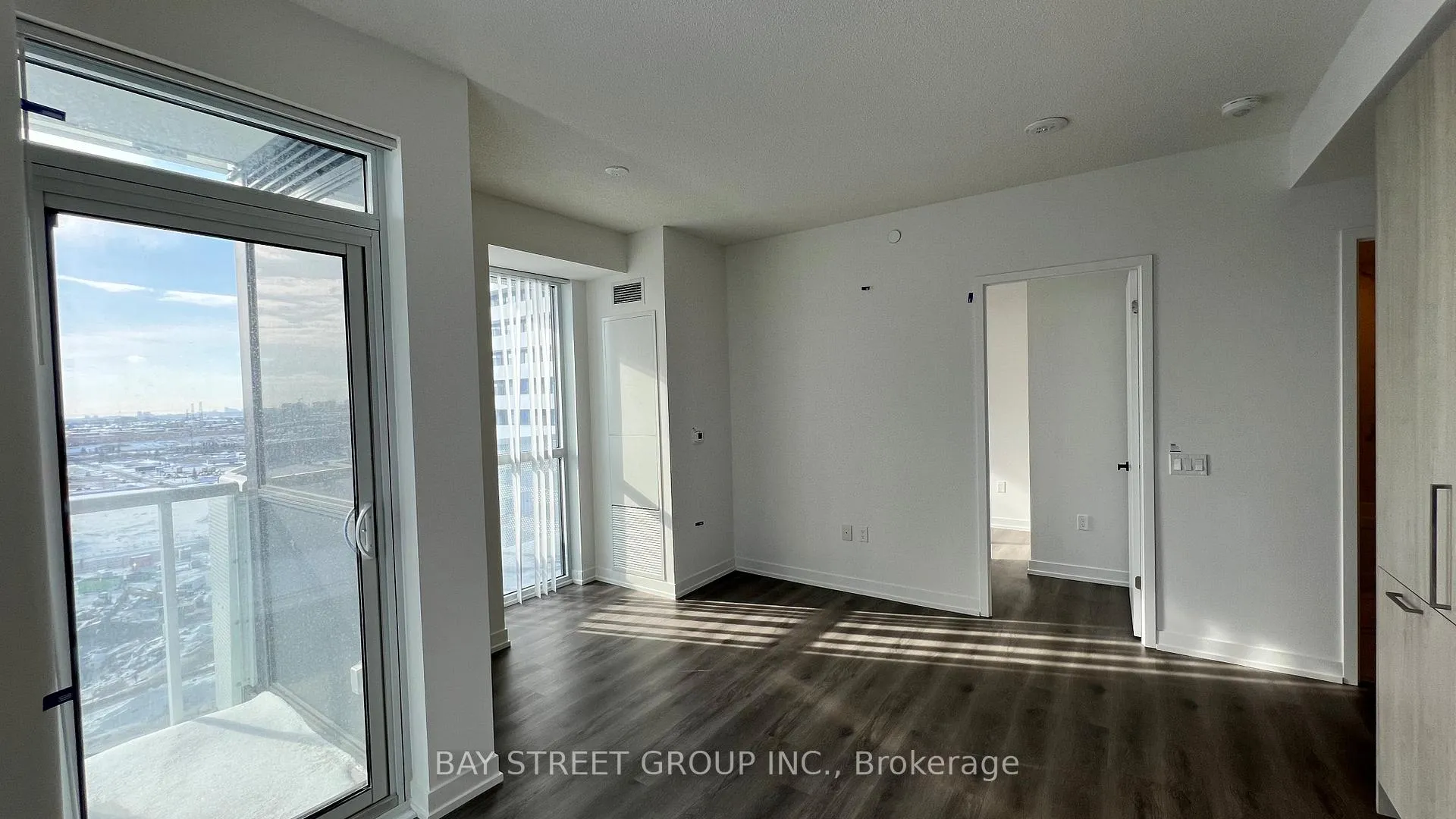 Photo 9 of Unit 1102, 225 Commerce Street, Vaughan, Vaughan Corporate Centre — HOMEH