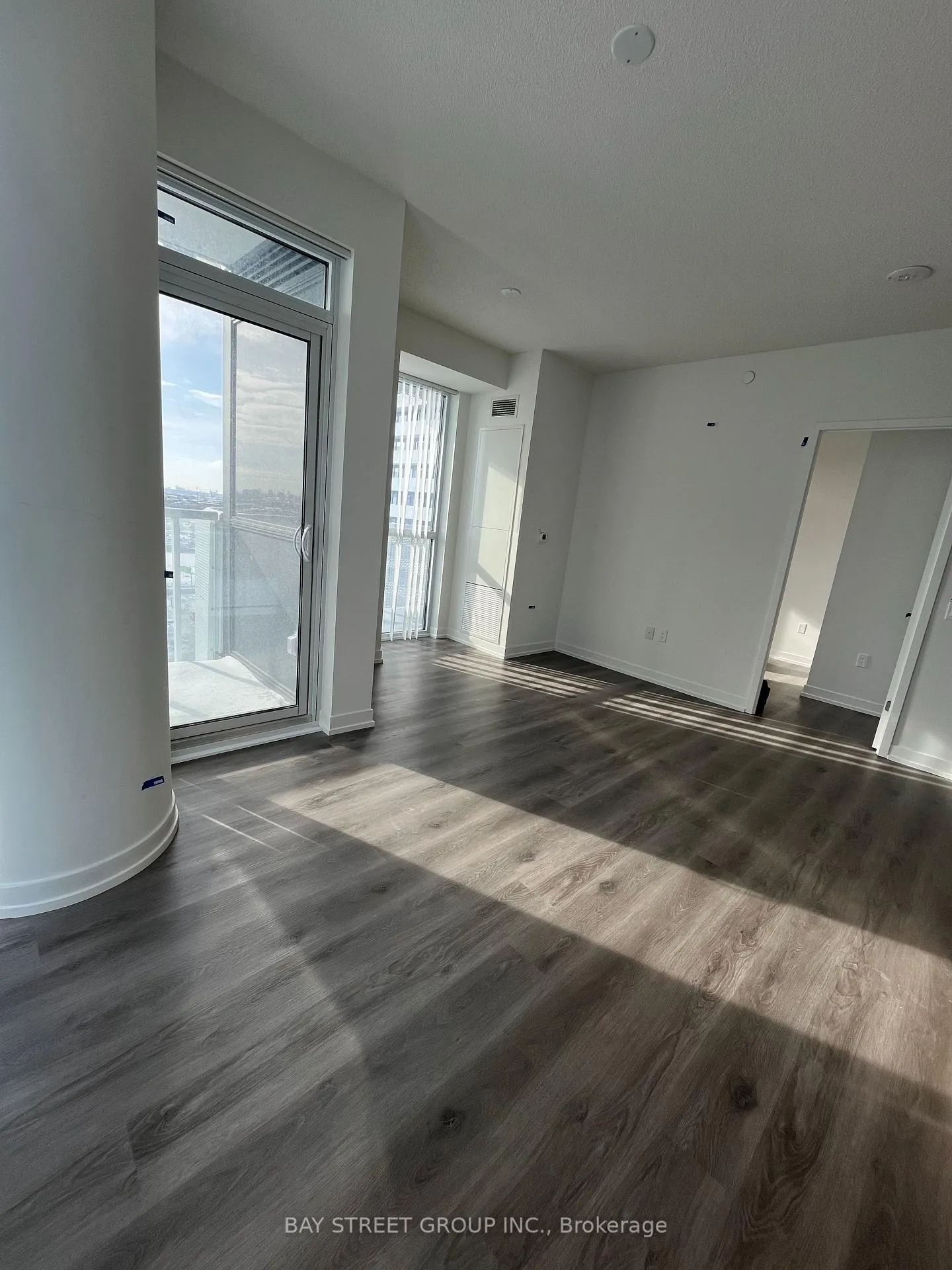 Photo 10 of Unit 1102, 225 Commerce Street, Vaughan, Vaughan Corporate Centre — HOMEH