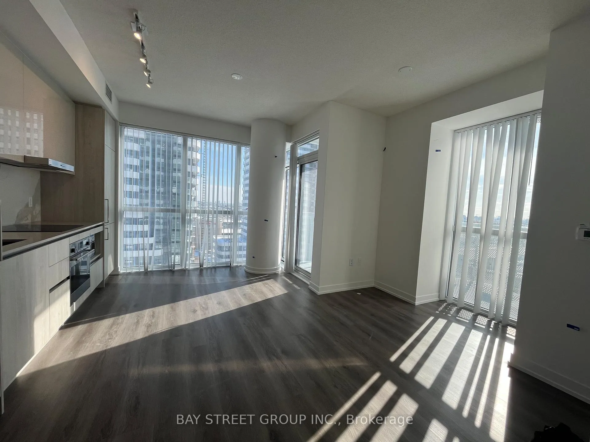 Photo 11 of Unit 1102, 225 Commerce Street, Vaughan, Vaughan Corporate Centre — HOMEH