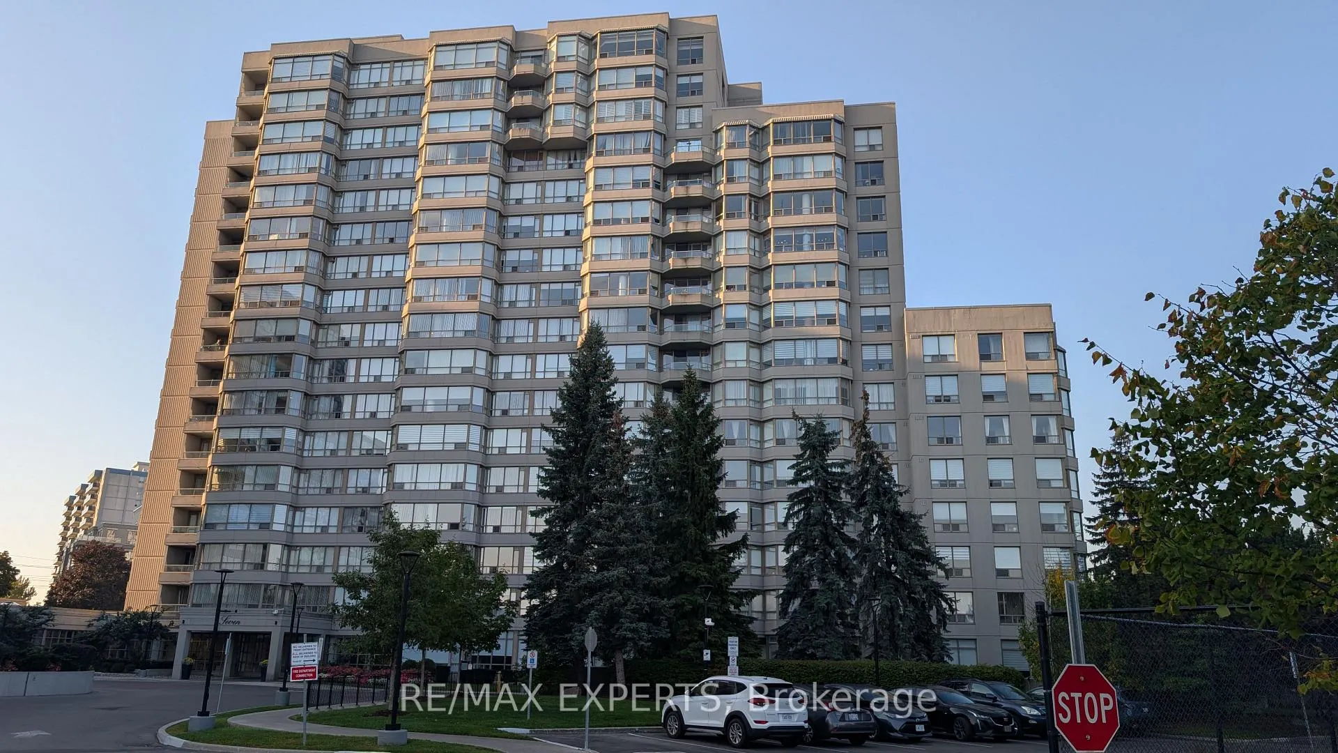 Front of Unit 1603, 7 Townsgate Drive