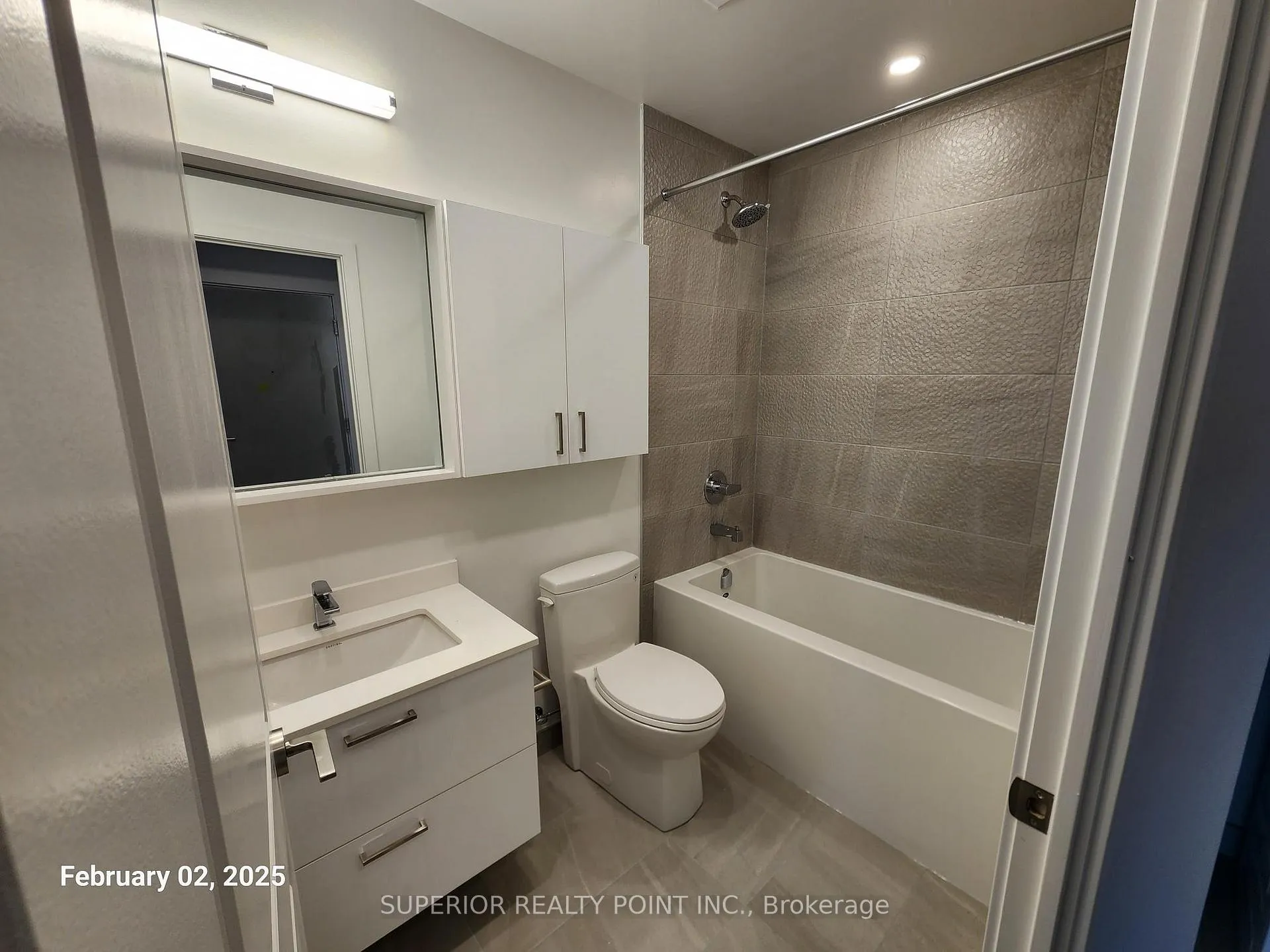 Photo 9 of Unit A3411, 30 Upper Mall Way, Vaughan, Brownridge — HOMEH