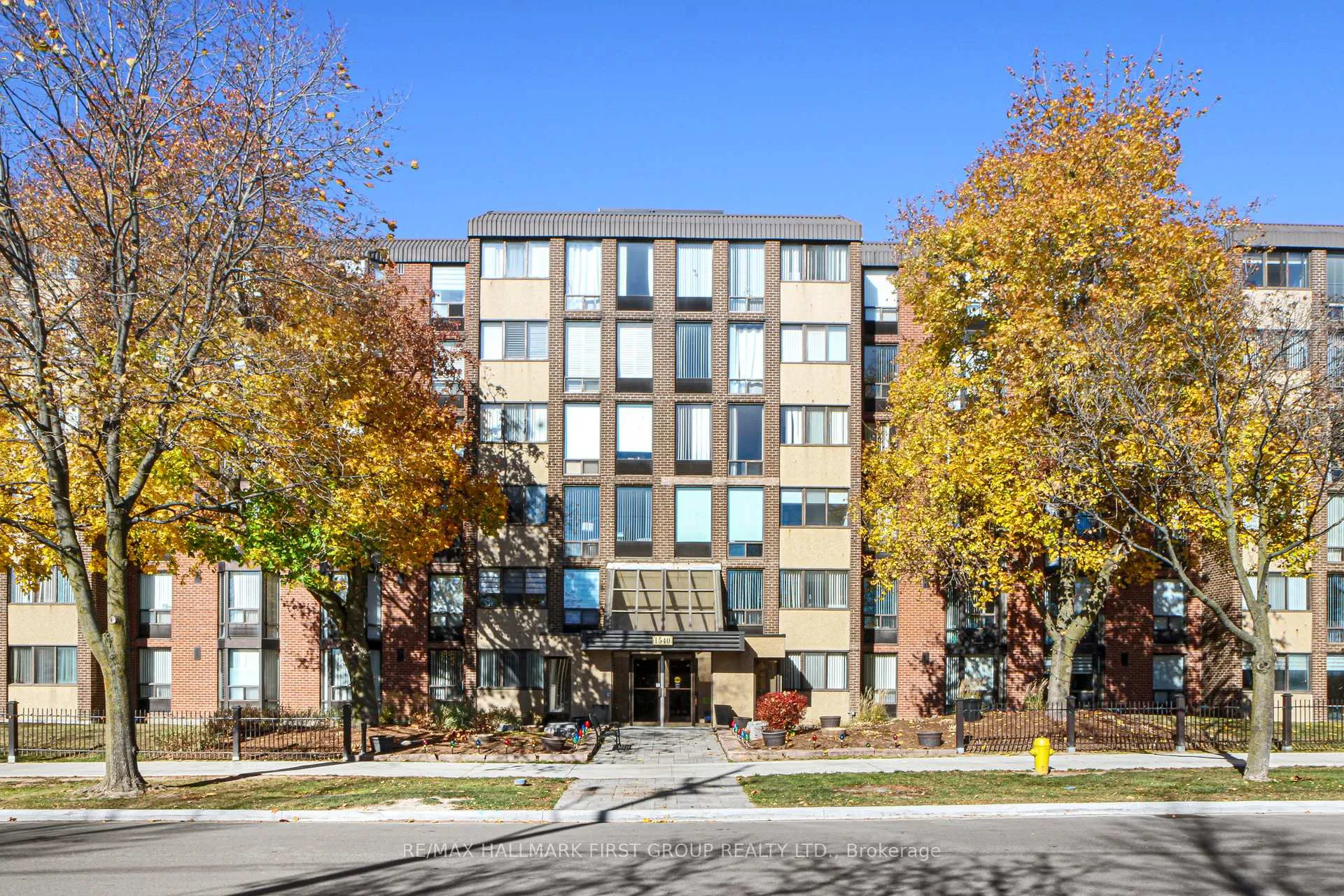 Front of Unit 106, 1540 Pickering Parkway