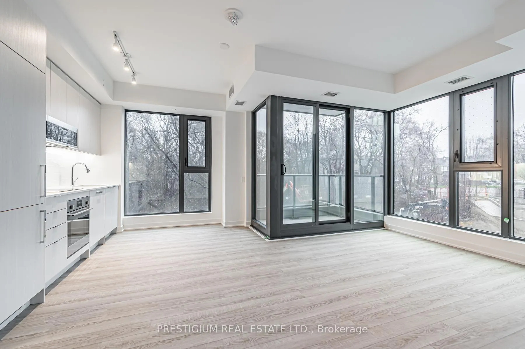 Photo 2 of Unit 216, 250 Lawrence Avenue W, Toronto, Lawrence Park North — HOMEH