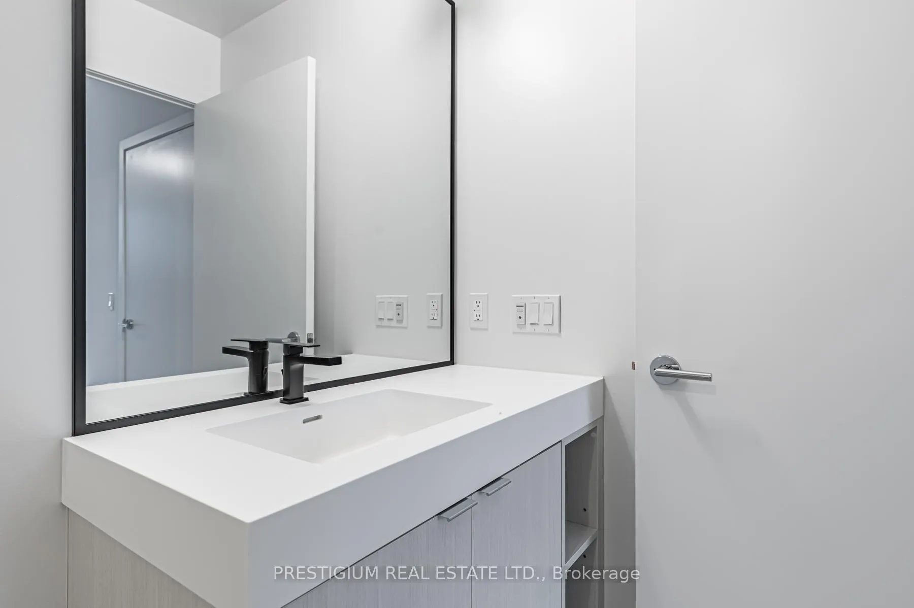 Photo 15 of Unit 216, 250 Lawrence Avenue W, Toronto, Lawrence Park North — HOMEH
