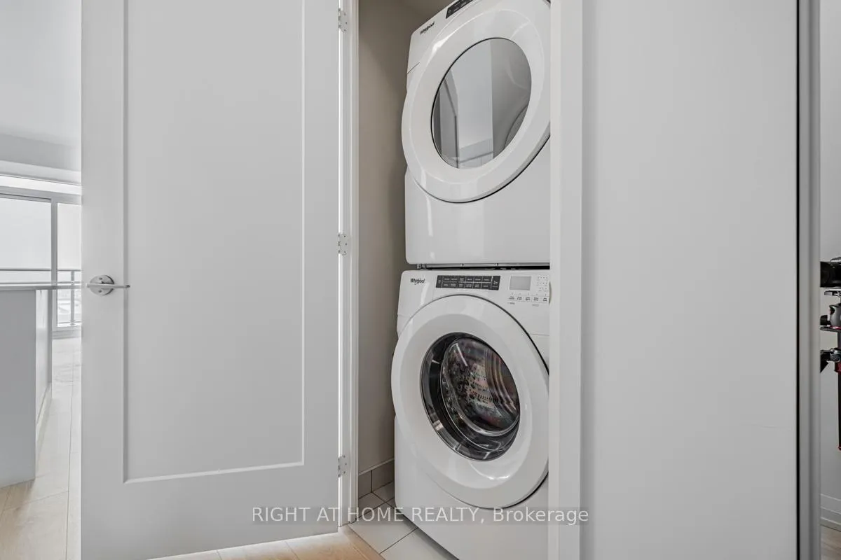 Photo 7 of Unit 1005, 8960 Jane Street, Vaughan, Concord — HOMEH