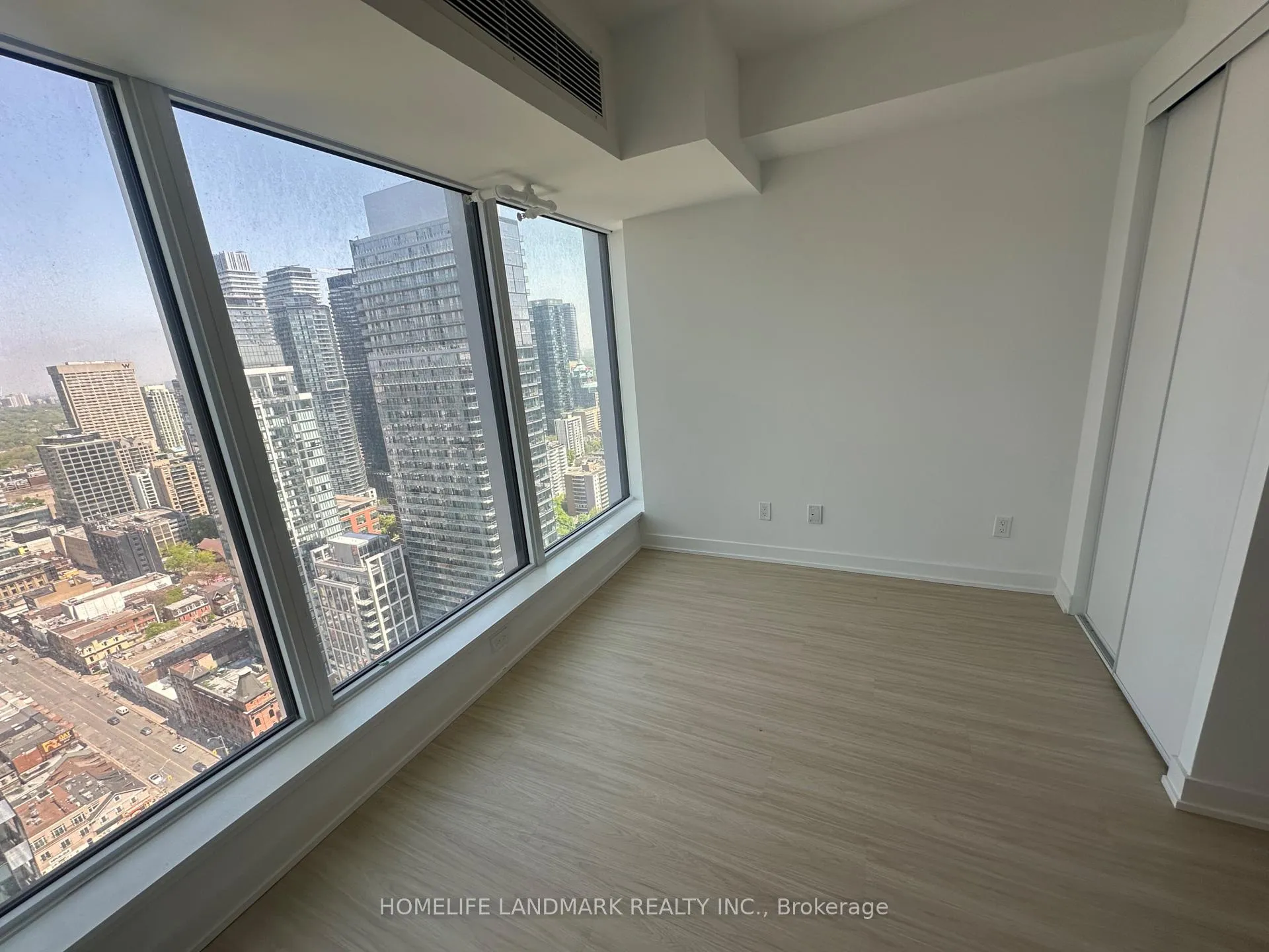 Photo 7 of Unit 4208, 8 Wellesley Street W, Toronto, Bay Street Corridor — HOMEH