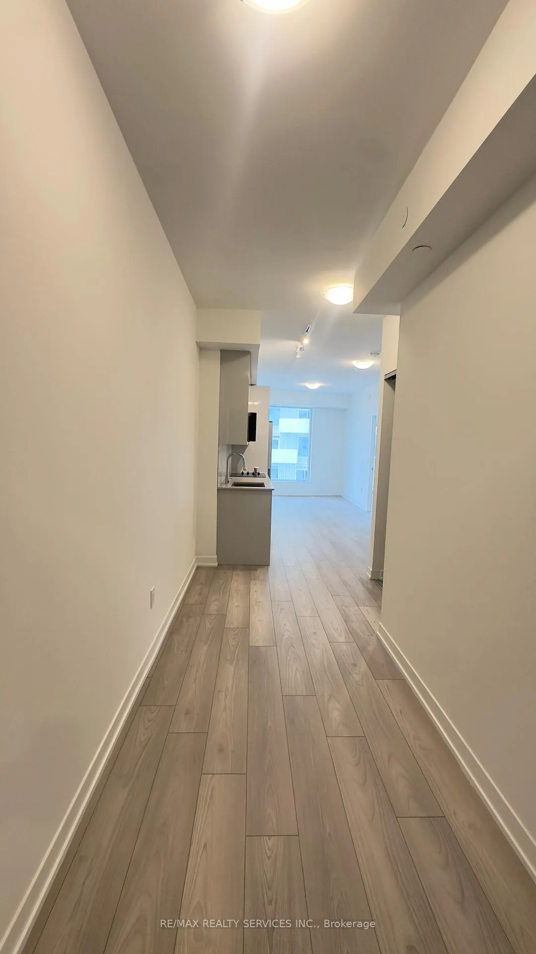 Photo 2 of Unit 911, 474 Caldari Rd, Vaughan, Concord — HOMEH