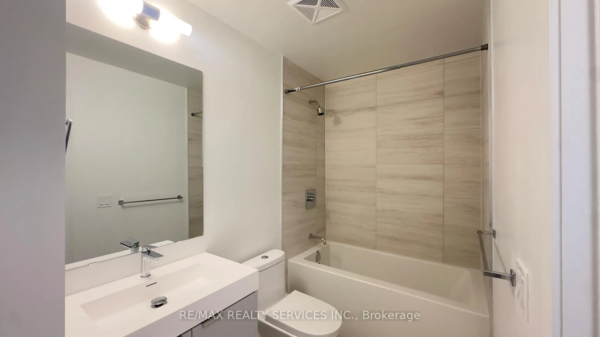 Photo 6 of Unit 911, 474 Caldari Rd, Vaughan, Concord — HOMEH