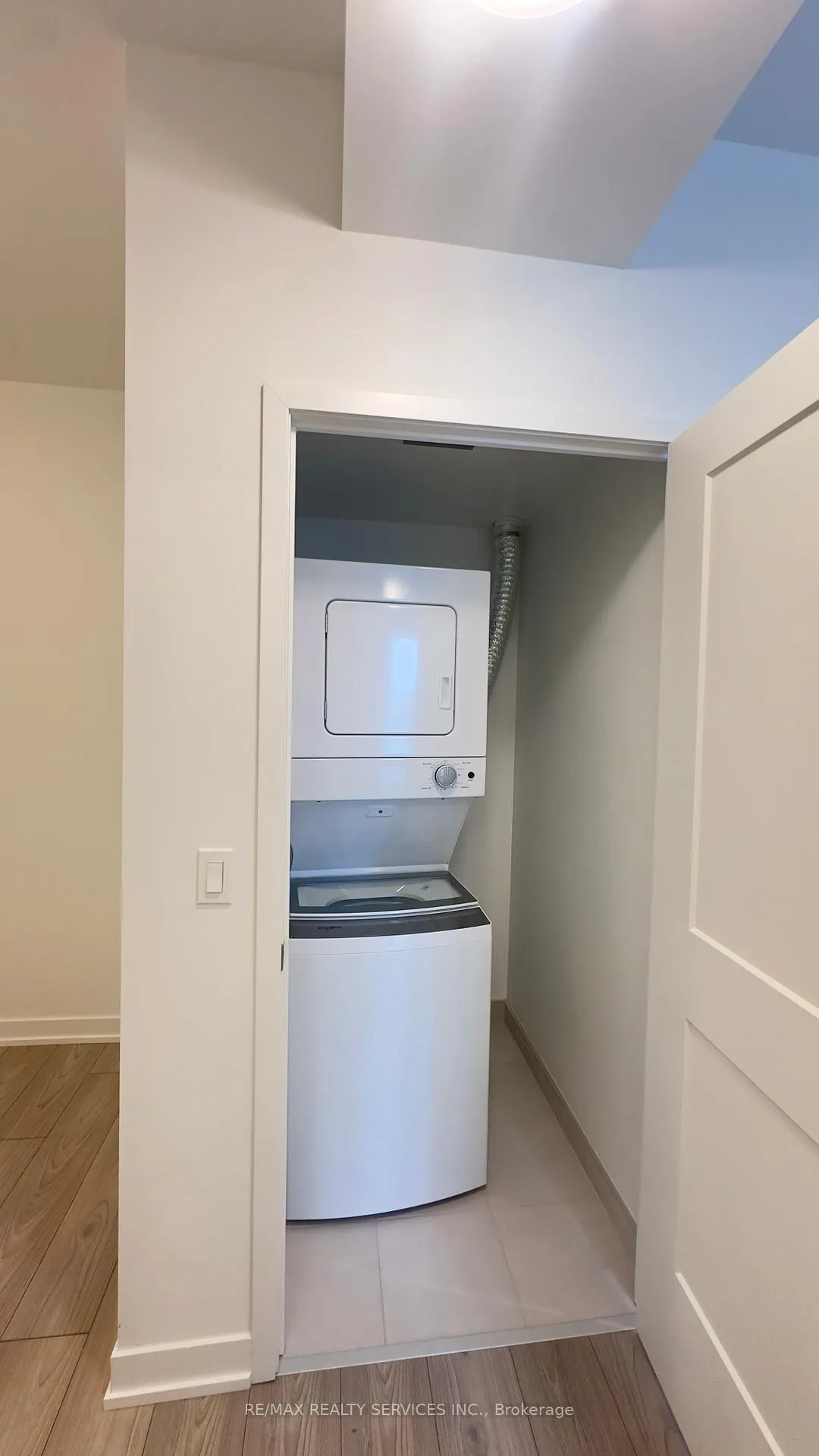 Photo 8 of Unit 911, 474 Caldari Rd, Vaughan, Concord — HOMEH