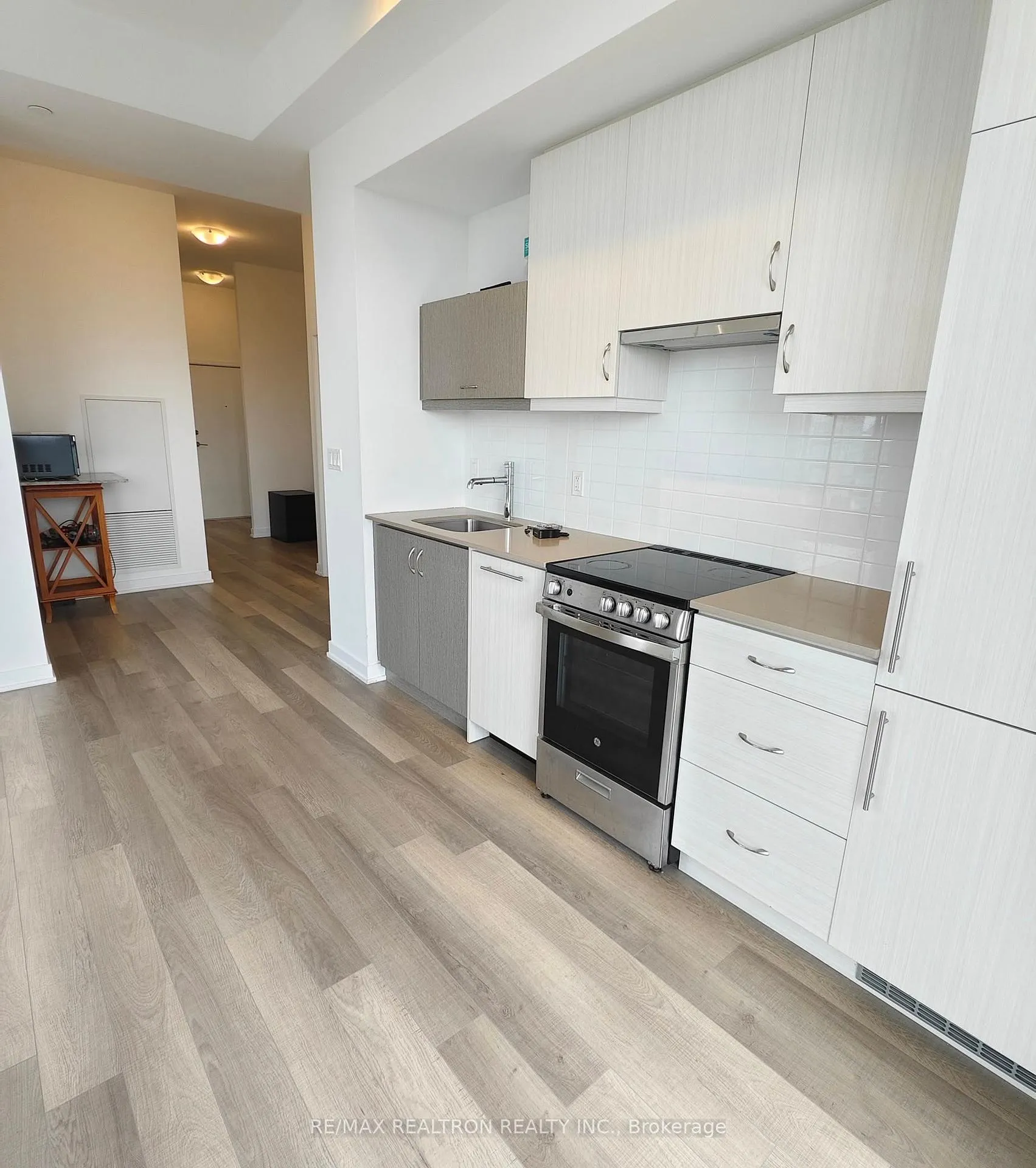 Photo 7 of Unit 903, 181 Huron Street, Toronto, University — HOMEH