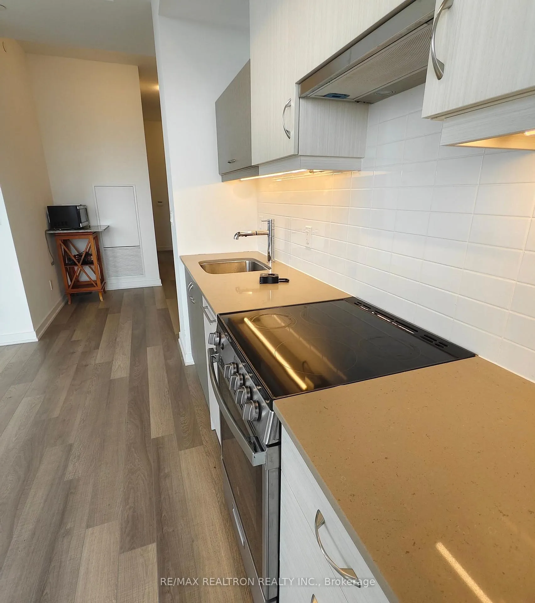 Photo 8 of Unit 903, 181 Huron Street, Toronto, University — HOMEH