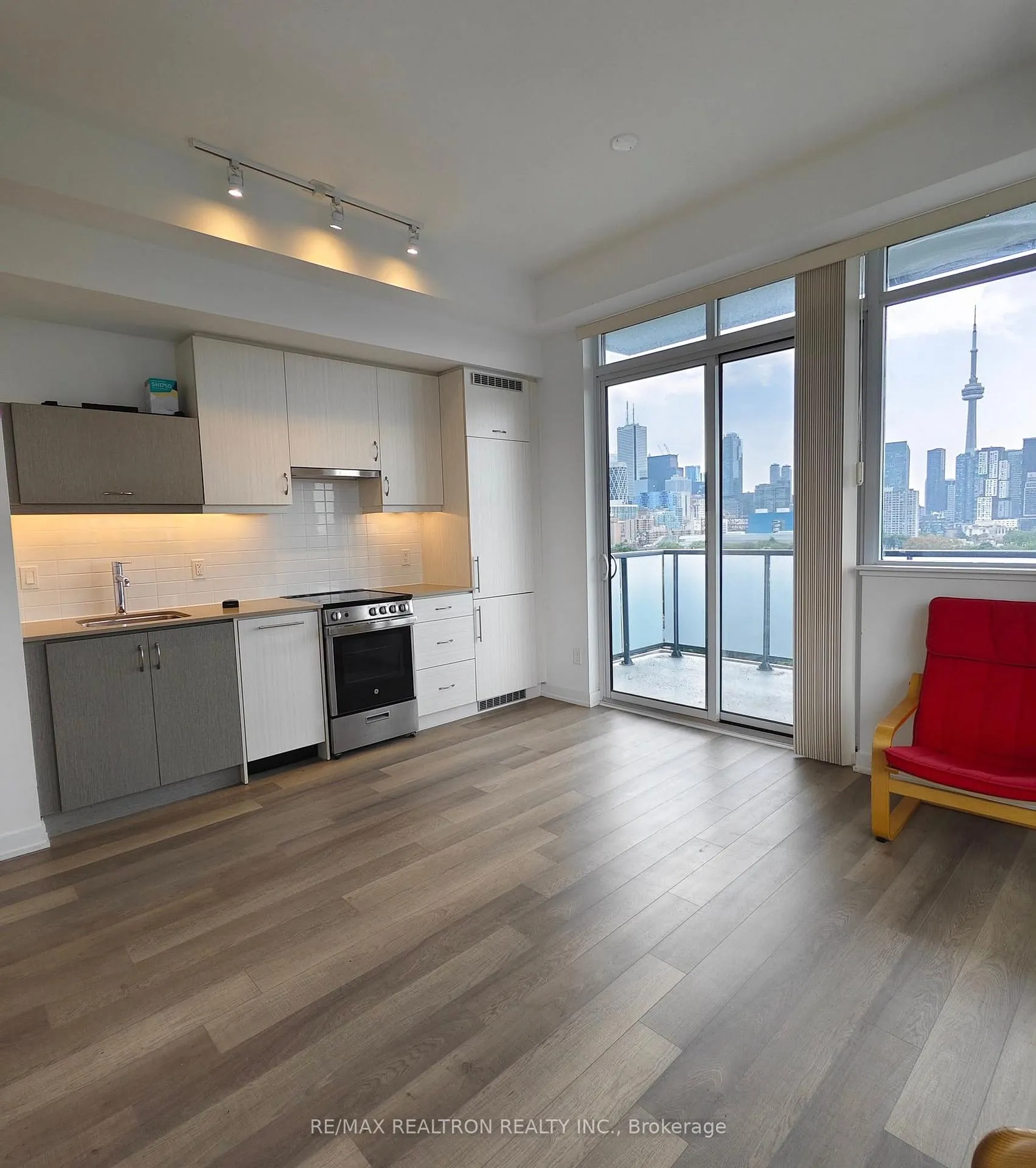 Photo 9 of Unit 903, 181 Huron Street, Toronto, University — HOMEH