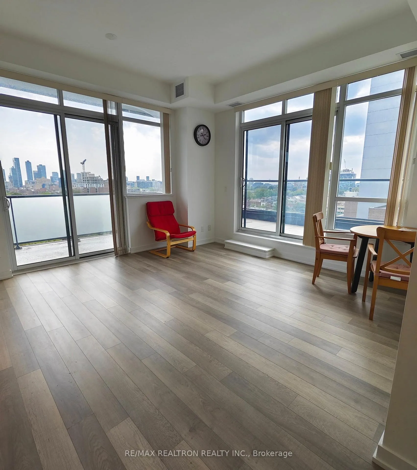 Photo 13 of Unit 903, 181 Huron Street, Toronto, University — HOMEH
