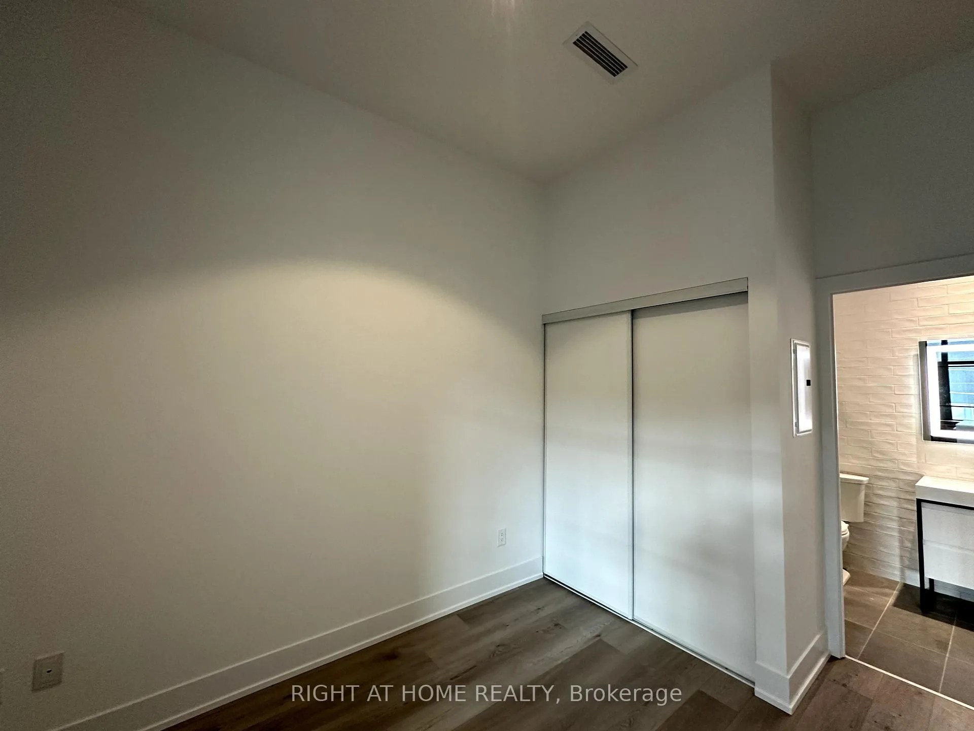 Photo 8 of Unit 407, 150 Logan Avenue, Toronto, South Riverdale — HOMEH