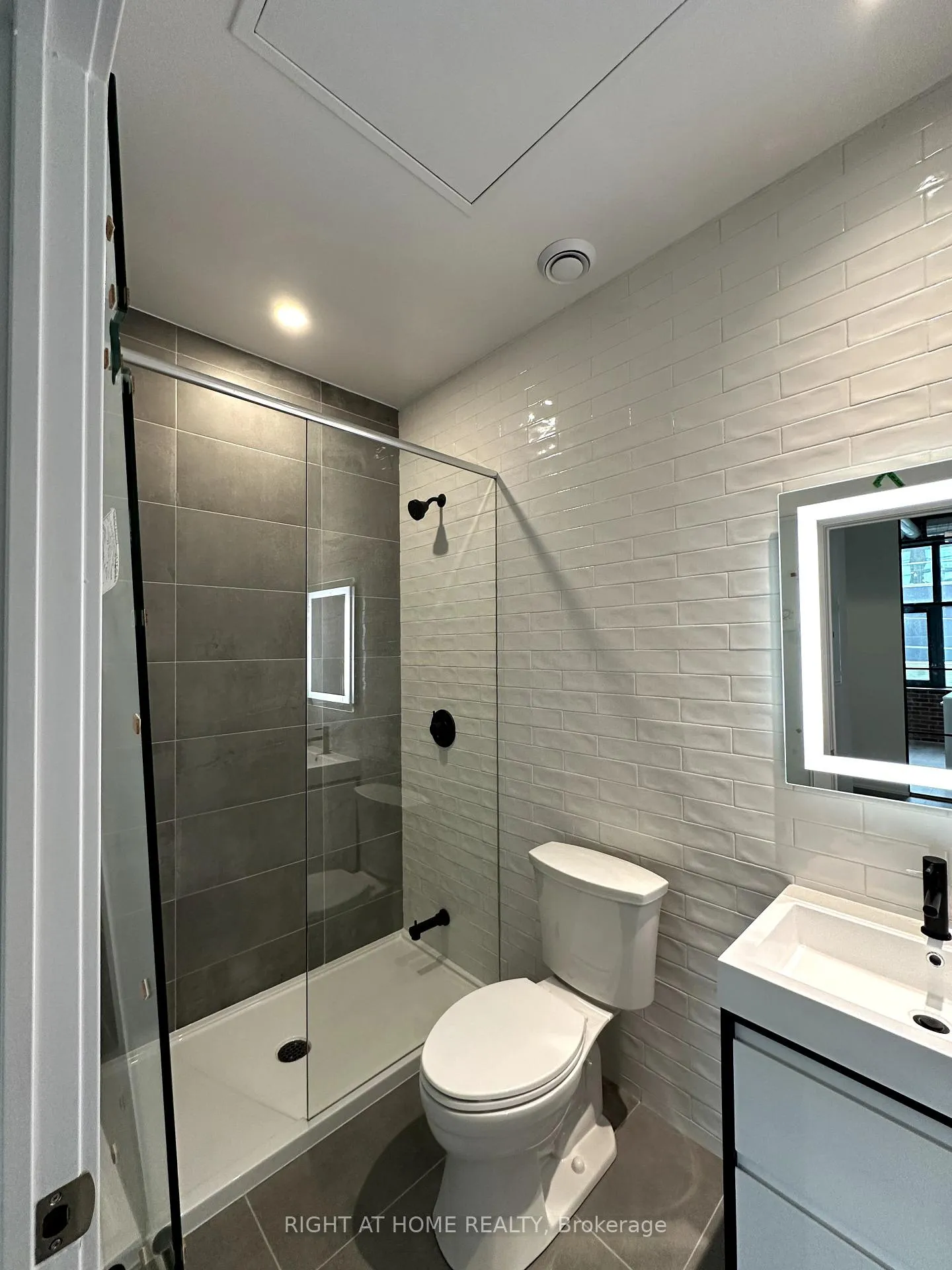 Photo 10 of Unit 407, 150 Logan Avenue, Toronto, South Riverdale — HOMEH